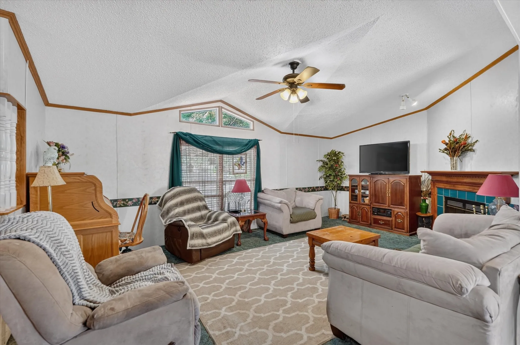 Mobile Home For Sale in Parker County , 460 Valley View Drive, Azle, Texas 76020, 3 Bedroom, 2 Bathroom, Garage spaces, 1,802 Sqft, built in 1997, mls#21380166, Real Estate Agent in Azle, Homes For Sale in Parker county, Homes For Sale in Azle, Realtor in Azle Texas, Real Estate Brokerage Independent Realty Texas, Luminita Cordes Realtor