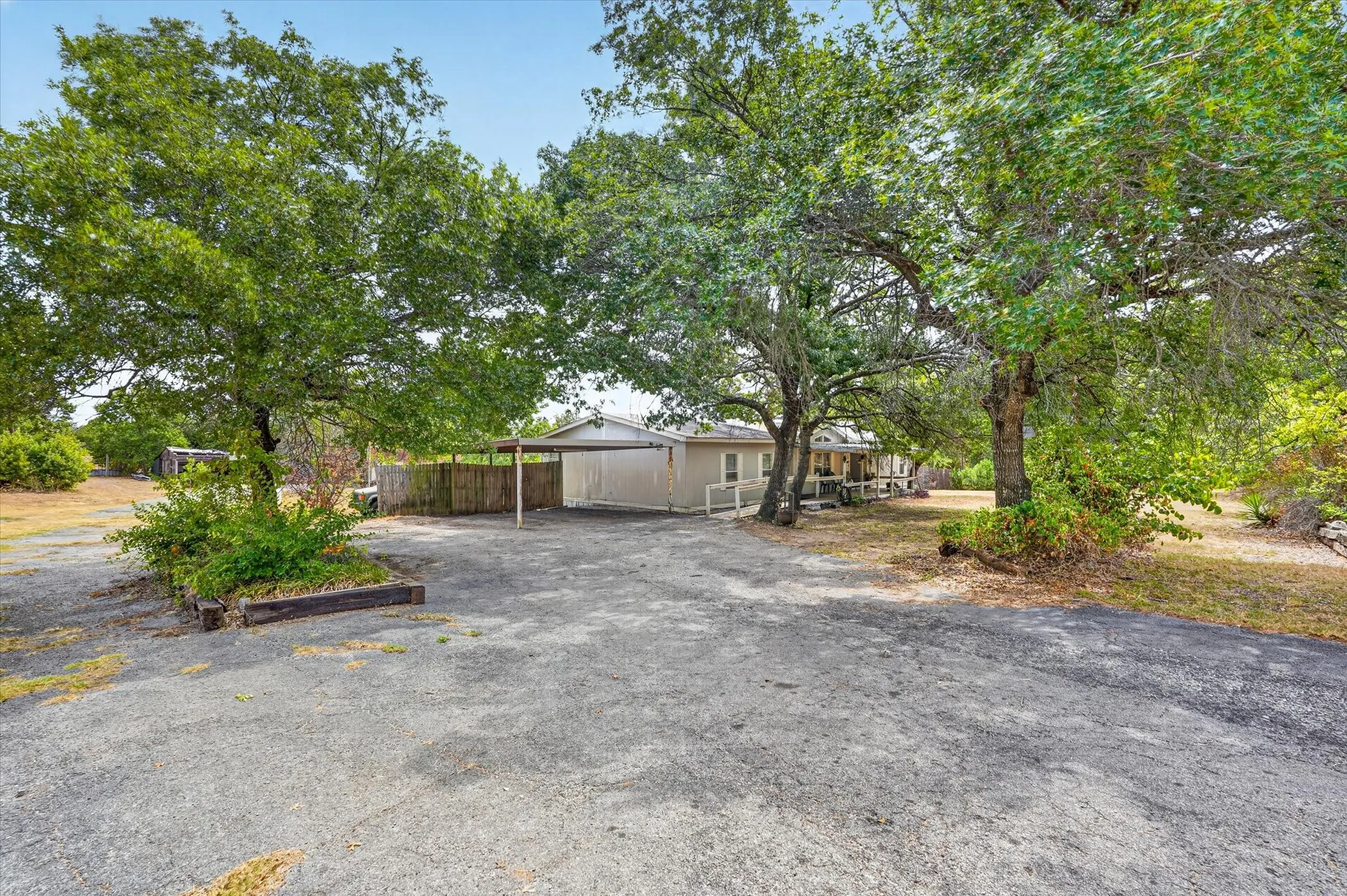 Mobile Home For Sale in Parker County , 460 Valley View Drive, Azle, Texas 76020, 3 Bedroom, 2 Bathroom, Garage spaces, 1,802 Sqft, built in 1997, mls#21380166, Real Estate Agent in Azle, Homes For Sale in Parker county, Homes For Sale in Azle, Realtor in Azle Texas, Real Estate Brokerage Independent Realty Texas, Luminita Cordes Realtor