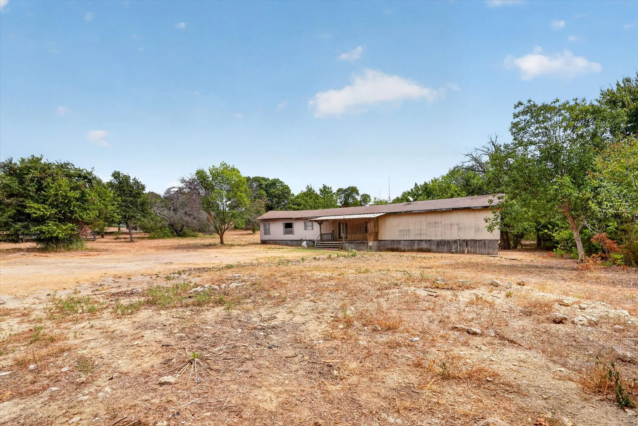 Mobile Home For Sale in Parker County , 460 Valley View Drive, Azle, Texas 76020, 3 Bedroom, 2 Bathroom, Garage spaces, 1,802 Sqft, built in 1997, mls#21380166, Real Estate Agent in Azle, Homes For Sale in Parker county, Homes For Sale in Azle, Realtor in Azle Texas, Real Estate Brokerage Independent Realty Texas, Luminita Cordes Realtor