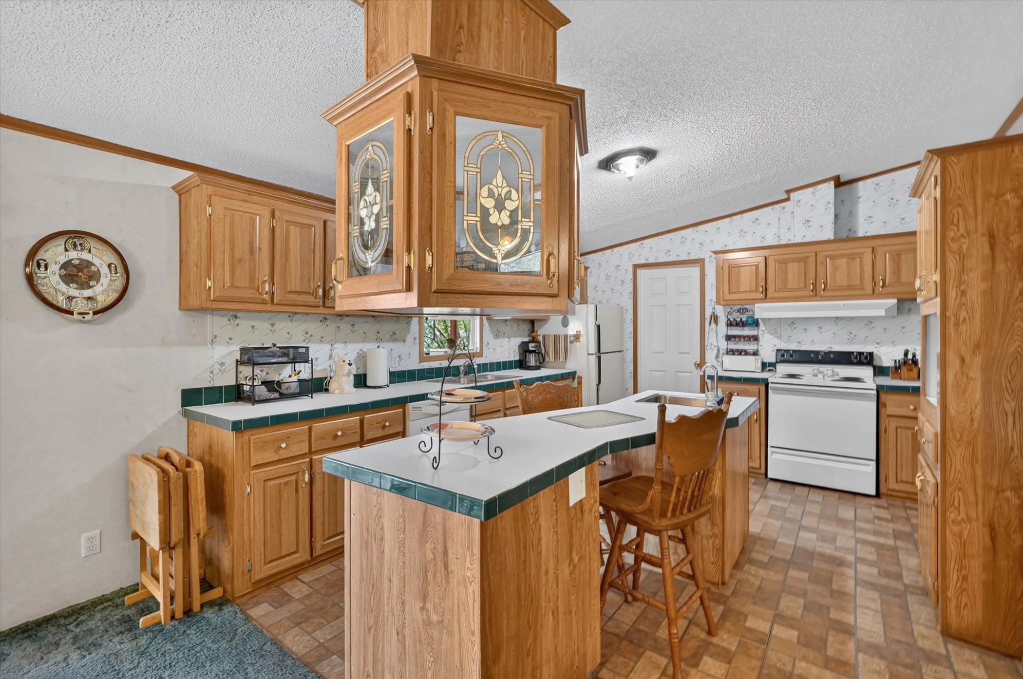 Mobile Home For Sale in Parker County , 460 Valley View Drive, Azle, Texas 76020, 3 Bedroom, 2 Bathroom, Garage spaces, 1,802 Sqft, built in 1997, mls#21380166, Real Estate Agent in Azle, Homes For Sale in Parker county, Homes For Sale in Azle, Realtor in Azle Texas, Real Estate Brokerage Independent Realty Texas, Luminita Cordes Realtor