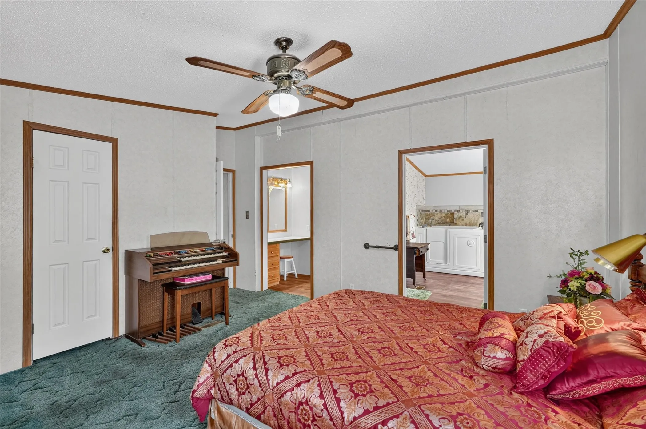 Mobile Home For Sale in Parker County , 460 Valley View Drive, Azle, Texas 76020, 3 Bedroom, 2 Bathroom, Garage spaces, 1,802 Sqft, built in 1997, mls#21380166, Real Estate Agent in Azle, Homes For Sale in Parker county, Homes For Sale in Azle, Realtor in Azle Texas, Real Estate Brokerage Independent Realty Texas, Luminita Cordes Realtor