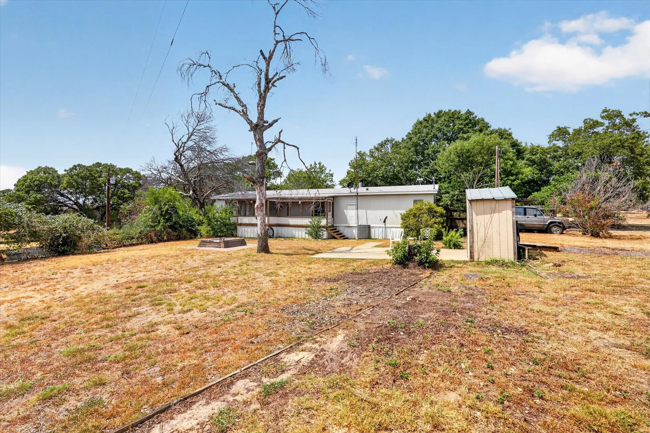 Mobile Home For Sale in Parker County , 460 Valley View Drive, Azle, Texas 76020, 3 Bedroom, 2 Bathroom, Garage spaces, 1,802 Sqft, built in 1997, mls#21380166, Real Estate Agent in Azle, Homes For Sale in Parker county, Homes For Sale in Azle, Realtor in Azle Texas, Real Estate Brokerage Independent Realty Texas, Luminita Cordes Realtor