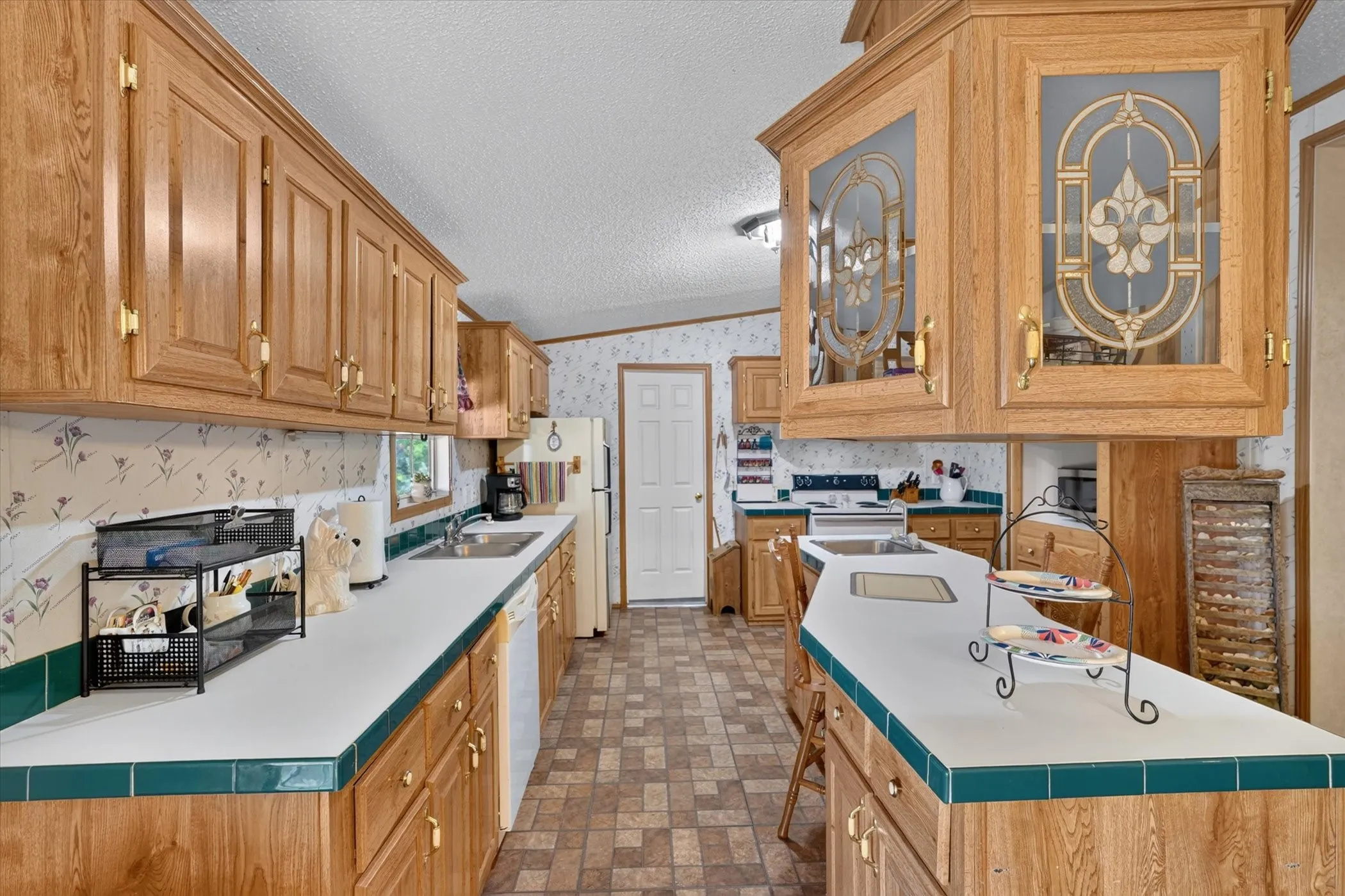 Mobile Home For Sale in Parker County , 460 Valley View Drive, Azle, Texas 76020, 3 Bedroom, 2 Bathroom, Garage spaces, 1,802 Sqft, built in 1997, mls#21380166, Real Estate Agent in Azle, Homes For Sale in Parker county, Homes For Sale in Azle, Realtor in Azle Texas, Real Estate Brokerage Independent Realty Texas, Luminita Cordes Realtor
