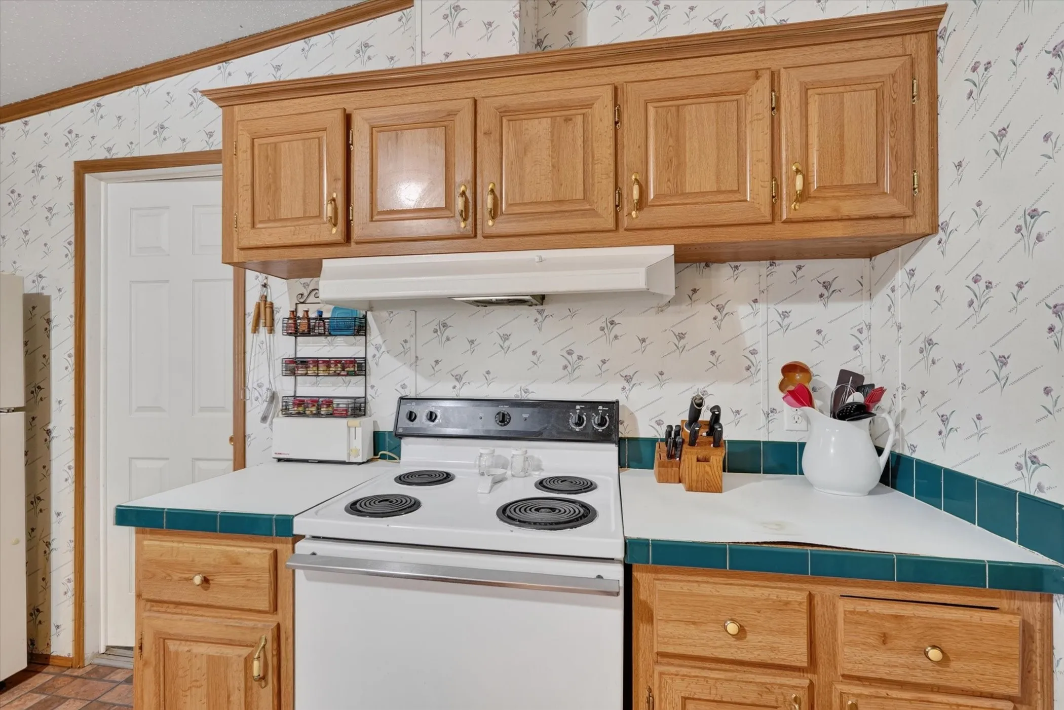 Mobile Home For Sale in Parker County , 460 Valley View Drive, Azle, Texas 76020, 3 Bedroom, 2 Bathroom, Garage spaces, 1,802 Sqft, built in 1997, mls#21380166, Real Estate Agent in Azle, Homes For Sale in Parker county, Homes For Sale in Azle, Realtor in Azle Texas, Real Estate Brokerage Independent Realty Texas, Luminita Cordes Realtor