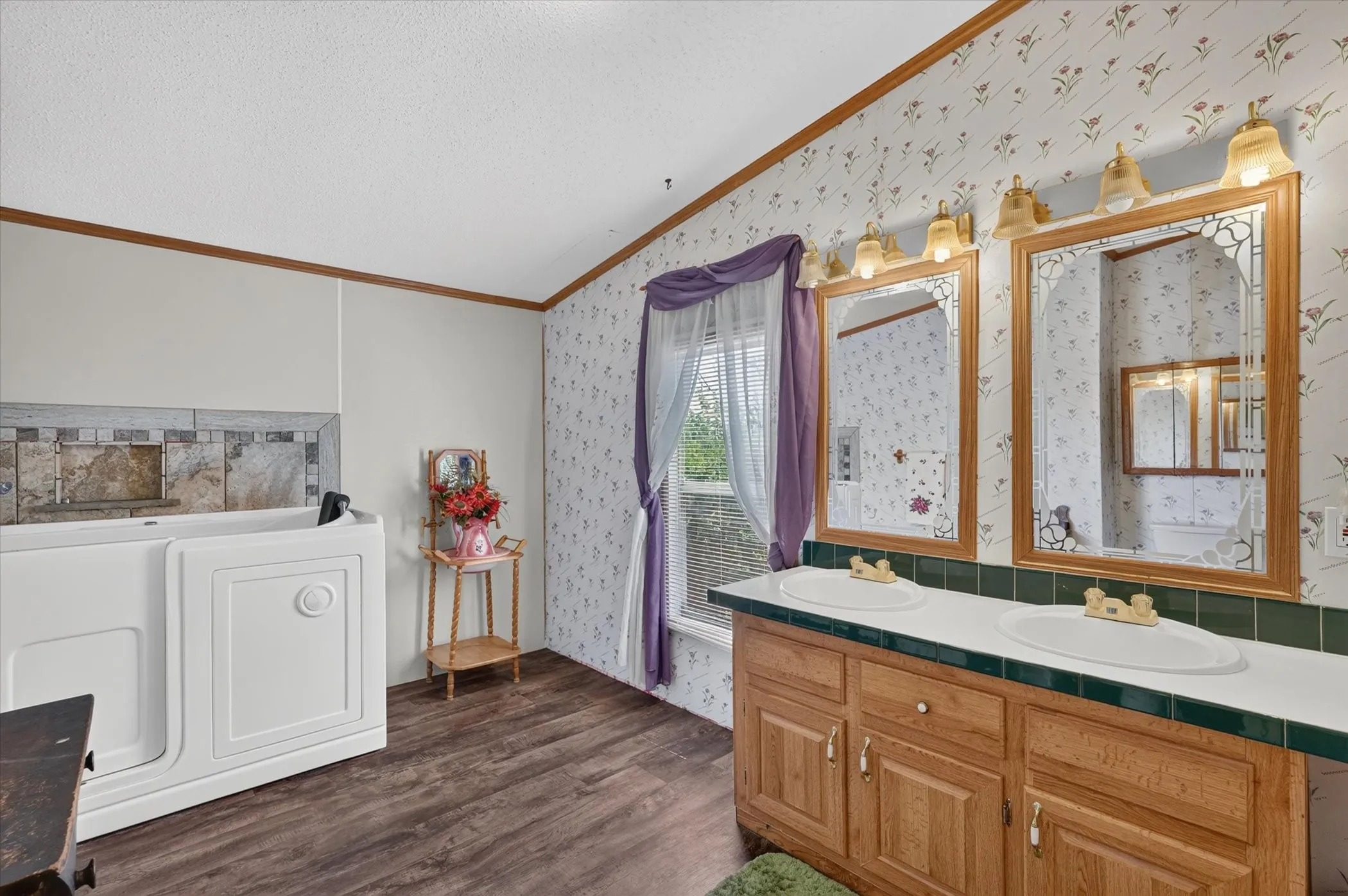 Mobile Home For Sale in Parker County , 460 Valley View Drive, Azle, Texas 76020, 3 Bedroom, 2 Bathroom, Garage spaces, 1,802 Sqft, built in 1997, mls#21380166, Real Estate Agent in Azle, Homes For Sale in Parker county, Homes For Sale in Azle, Realtor in Azle Texas, Real Estate Brokerage Independent Realty Texas, Luminita Cordes Realtor