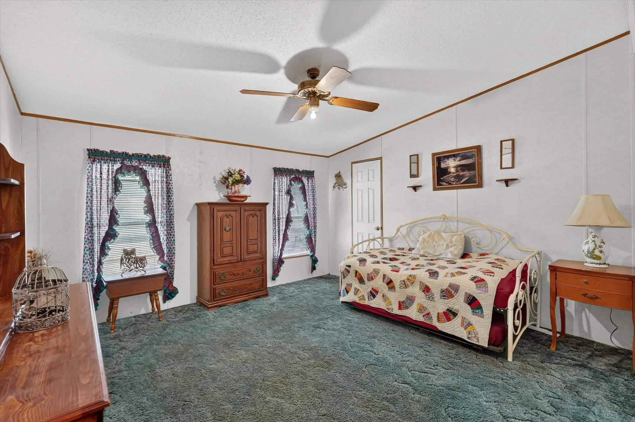 Mobile Home For Sale in Parker County , 460 Valley View Drive, Azle, Texas 76020, 3 Bedroom, 2 Bathroom, Garage spaces, 1,802 Sqft, built in 1997, mls#21380166, Real Estate Agent in Azle, Homes For Sale in Parker county, Homes For Sale in Azle, Realtor in Azle Texas, Real Estate Brokerage Independent Realty Texas, Luminita Cordes Realtor