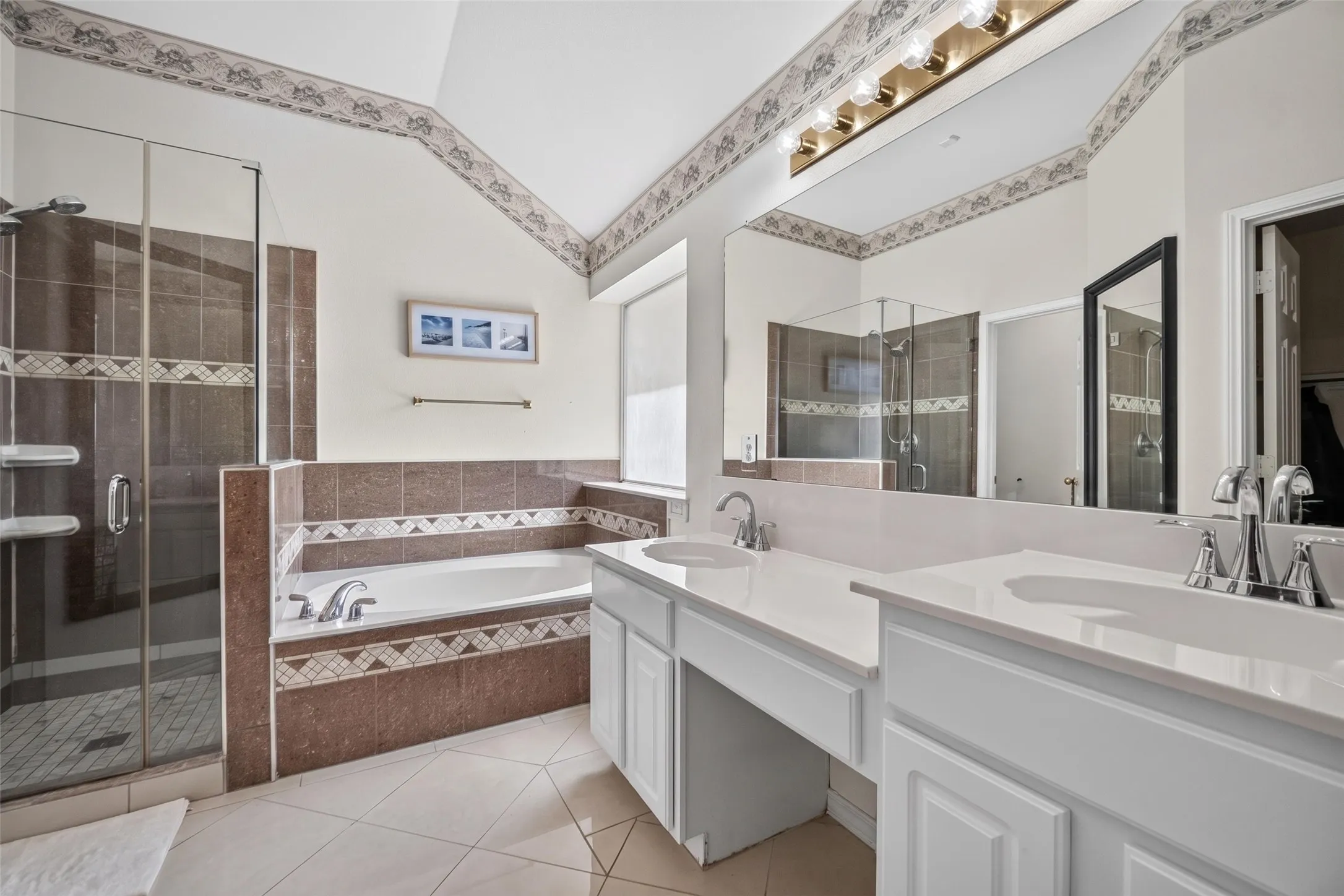Single Family Residence For Sale in Dallas County , 3413 Castleman Cove Drive, Garland, Texas 75040, 4 Bedroom, 3 Bathroom, 2 Garage spaces, 2,411 Sqft, built in 2000, mls#21373459, Real Estate Agent in Garland, Homes For Sale in Dallas county, Homes For Sale in Garland, Realtor in Garland Texas, Real Estate Brokerage Independent Realty Texas, Luminita Cordes Realtor