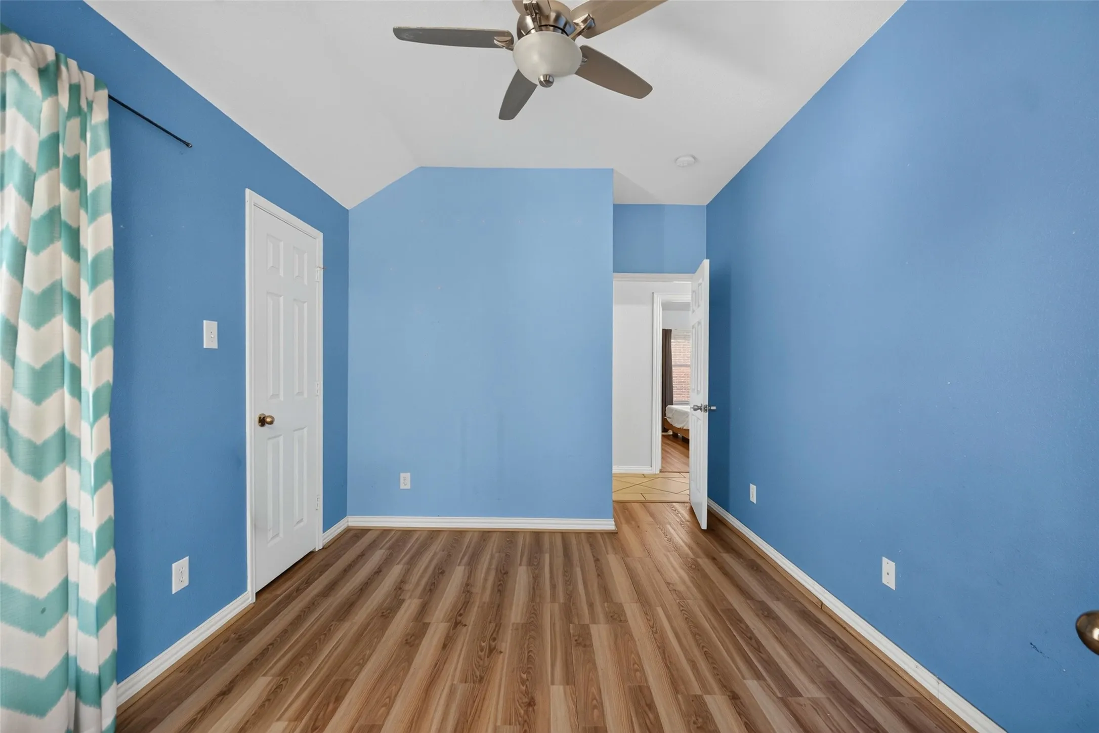 Single Family Residence For Sale in Dallas County , 3413 Castleman Cove Drive, Garland, Texas 75040, 4 Bedroom, 3 Bathroom, 2 Garage spaces, 2,411 Sqft, built in 2000, mls#21373459, Real Estate Agent in Garland, Homes For Sale in Dallas county, Homes For Sale in Garland, Realtor in Garland Texas, Real Estate Brokerage Independent Realty Texas, Luminita Cordes Realtor