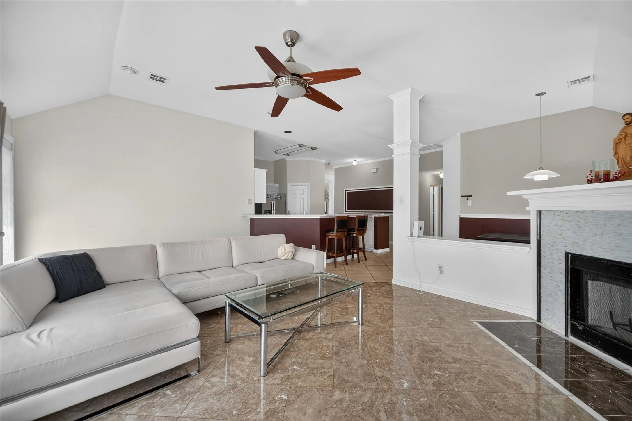Single Family Residence For Sale in Dallas County , 3413 Castleman Cove Drive, Garland, Texas 75040, 4 Bedroom, 3 Bathroom, 2 Garage spaces, 2,411 Sqft, built in 2000, mls#21373459, Real Estate Agent in Garland, Homes For Sale in Dallas county, Homes For Sale in Garland, Realtor in Garland Texas, Real Estate Brokerage Independent Realty Texas, Luminita Cordes Realtor