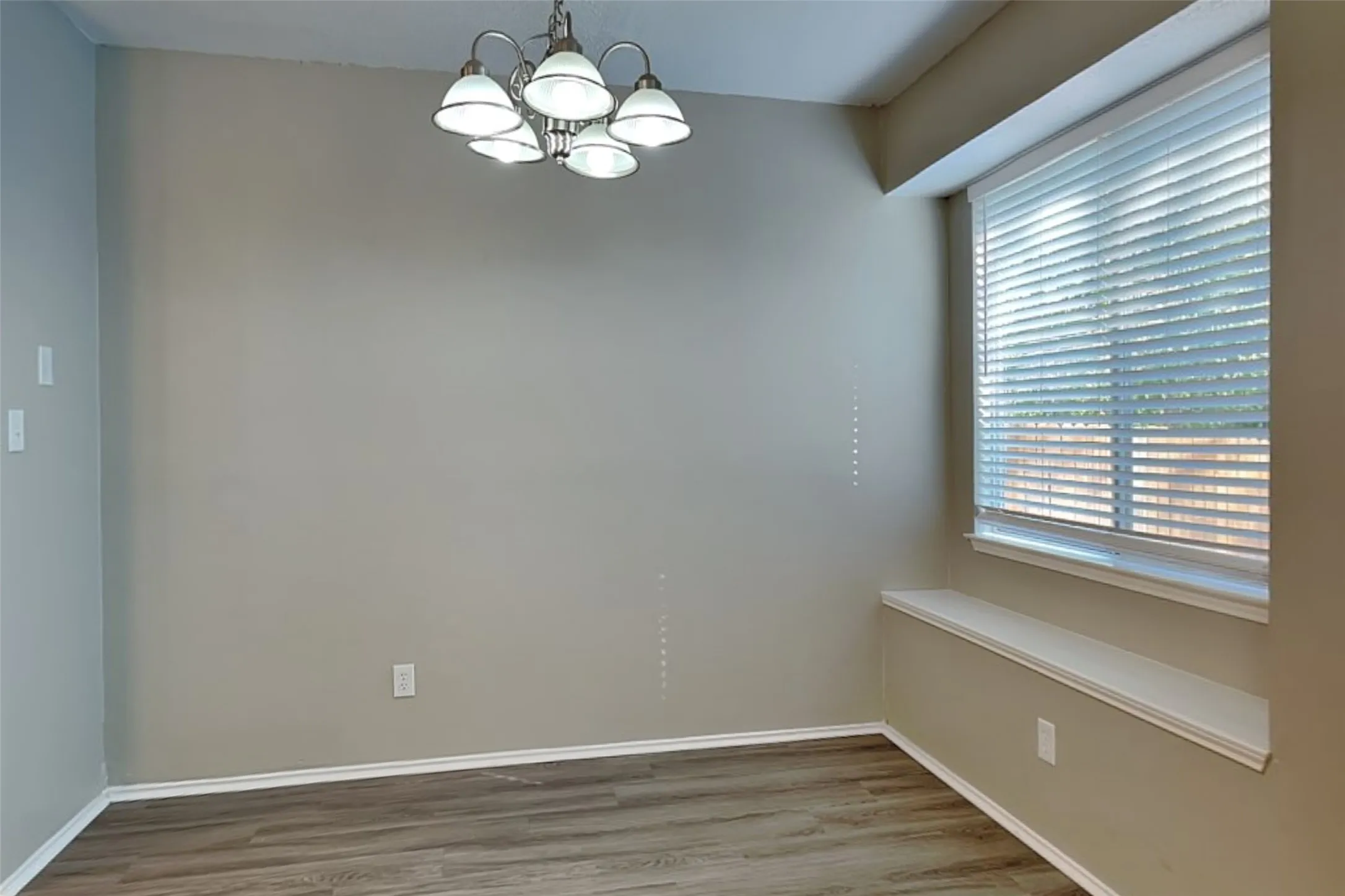 Single Family Residence For Rent in Denton County , 1677 Prescott Circle, Flower Mound, Texas 75028, 3 Bedroom, 3 Bathroom, 2 Garage spaces, 2,066 Sqft, built in 1992, mls#21381563, Real Estate Agent in Flower Mound, Homes For Rent in Denton county, Homes For Rent in Flower Mound, Realtor in Flower Mound Texas, Real Estate Brokerage Independent Realty Texas, Luminita Cordes Realtor