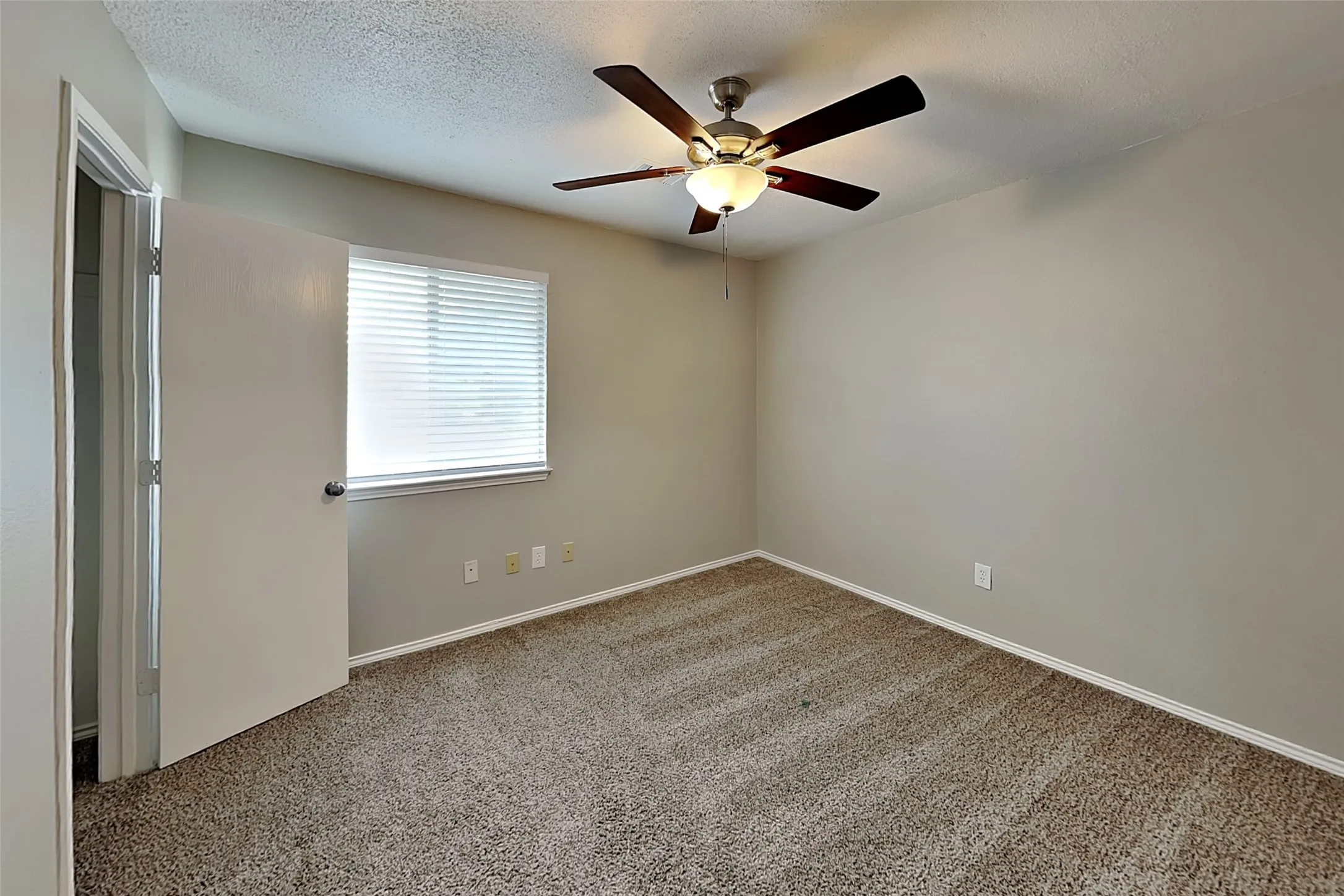 Single Family Residence For Rent in Denton County , 1677 Prescott Circle, Flower Mound, Texas 75028, 3 Bedroom, 3 Bathroom, 2 Garage spaces, 2,066 Sqft, built in 1992, mls#21381563, Real Estate Agent in Flower Mound, Homes For Rent in Denton county, Homes For Rent in Flower Mound, Realtor in Flower Mound Texas, Real Estate Brokerage Independent Realty Texas, Luminita Cordes Realtor
