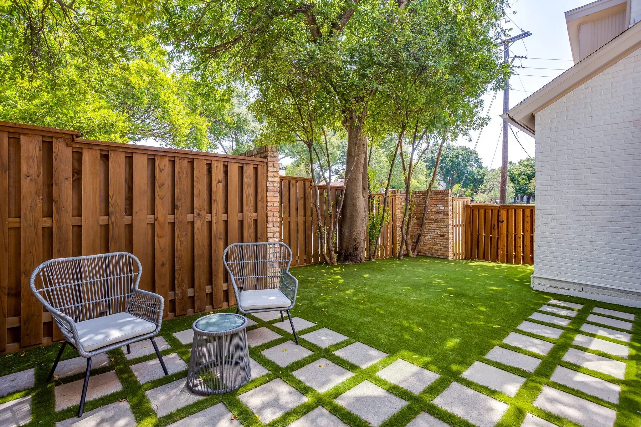 Single Family Residence For Sale in Tarrant County , 2144 Fountain Square Drive, Fort Worth, Texas 76107, 4 Bedroom, 4 Bathroom, 2 Garage spaces, 3,710 Sqft, built in 1984, mls#21374791, Real Estate Agent in Fort Worth, Homes For Sale in Tarrant county, Homes For Sale in Fort Worth, Realtor in Fort Worth Texas, Real Estate Brokerage Independent Realty Texas, Luminita Cordes Realtor