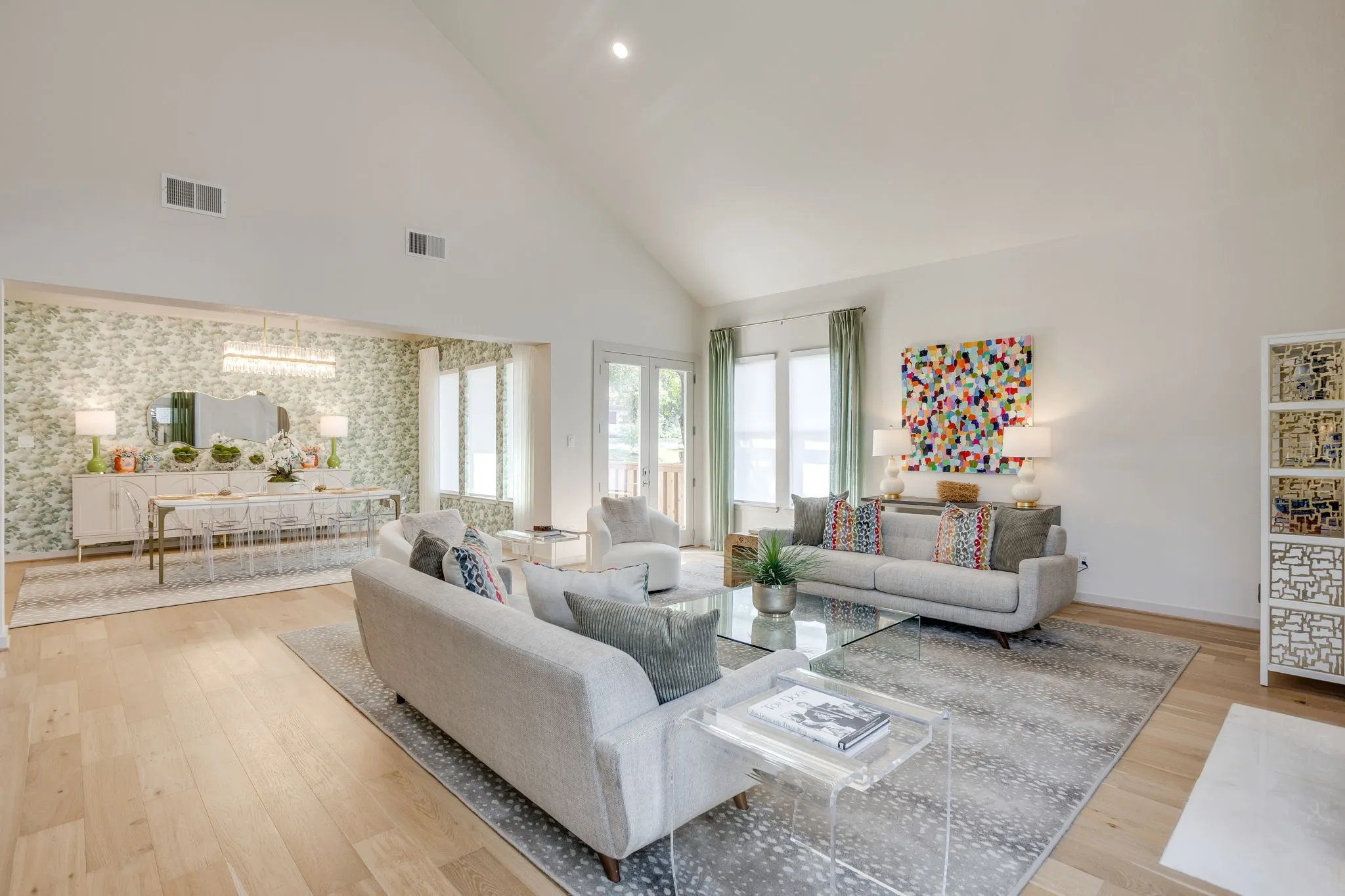 Single Family Residence For Sale in Tarrant County , 2144 Fountain Square Drive, Fort Worth, Texas 76107, 4 Bedroom, 4 Bathroom, 2 Garage spaces, 3,710 Sqft, built in 1984, mls#21374791, Real Estate Agent in Fort Worth, Homes For Sale in Tarrant county, Homes For Sale in Fort Worth, Realtor in Fort Worth Texas, Real Estate Brokerage Independent Realty Texas, Luminita Cordes Realtor