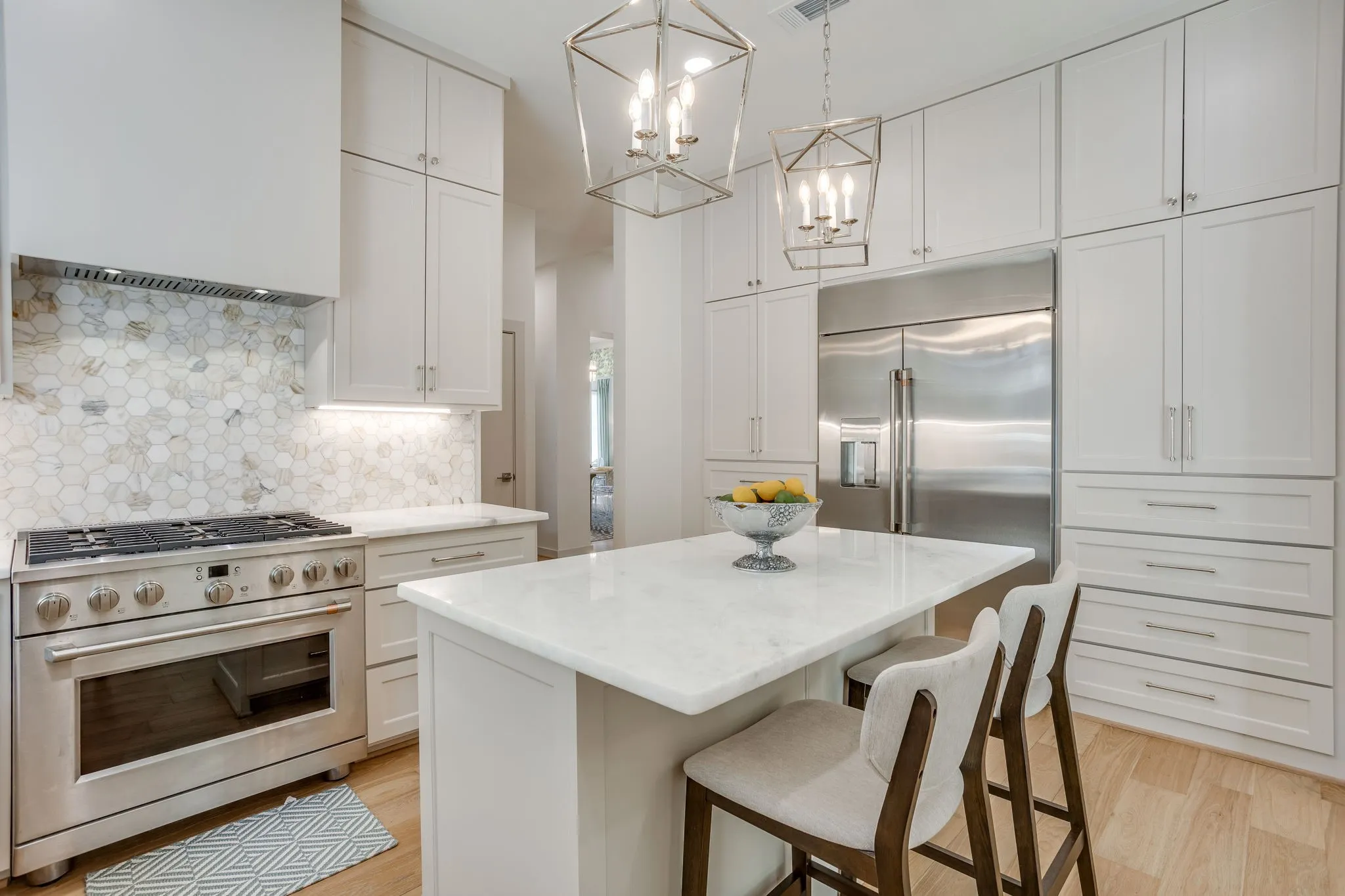 Single Family Residence For Sale in Tarrant County , 2144 Fountain Square Drive, Fort Worth, Texas 76107, 4 Bedroom, 4 Bathroom, 2 Garage spaces, 3,710 Sqft, built in 1984, mls#21374791, Real Estate Agent in Fort Worth, Homes For Sale in Tarrant county, Homes For Sale in Fort Worth, Realtor in Fort Worth Texas, Real Estate Brokerage Independent Realty Texas, Luminita Cordes Realtor
