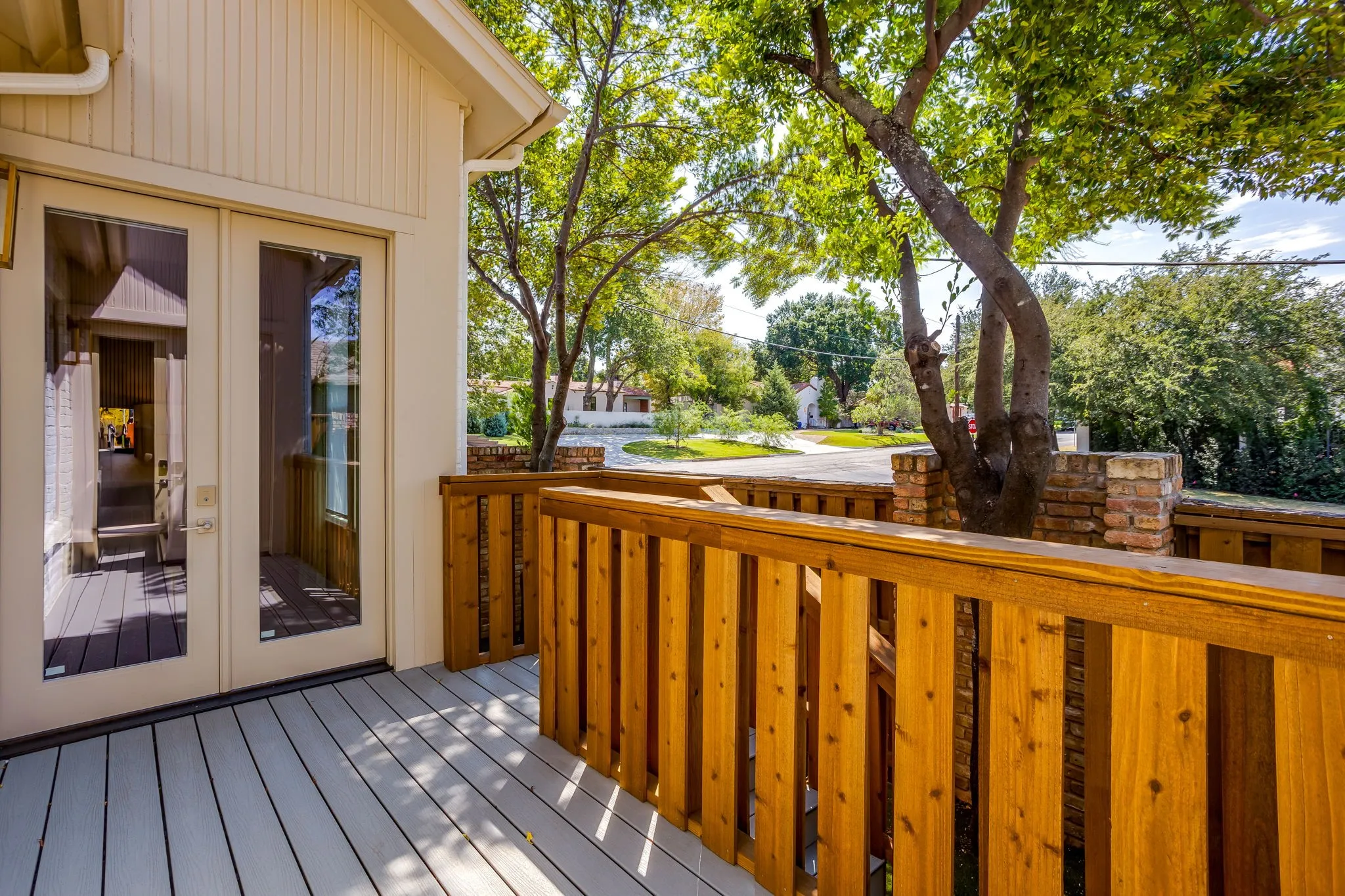 Single Family Residence For Sale in Tarrant County , 2144 Fountain Square Drive, Fort Worth, Texas 76107, 4 Bedroom, 4 Bathroom, 2 Garage spaces, 3,710 Sqft, built in 1984, mls#21374791, Real Estate Agent in Fort Worth, Homes For Sale in Tarrant county, Homes For Sale in Fort Worth, Realtor in Fort Worth Texas, Real Estate Brokerage Independent Realty Texas, Luminita Cordes Realtor