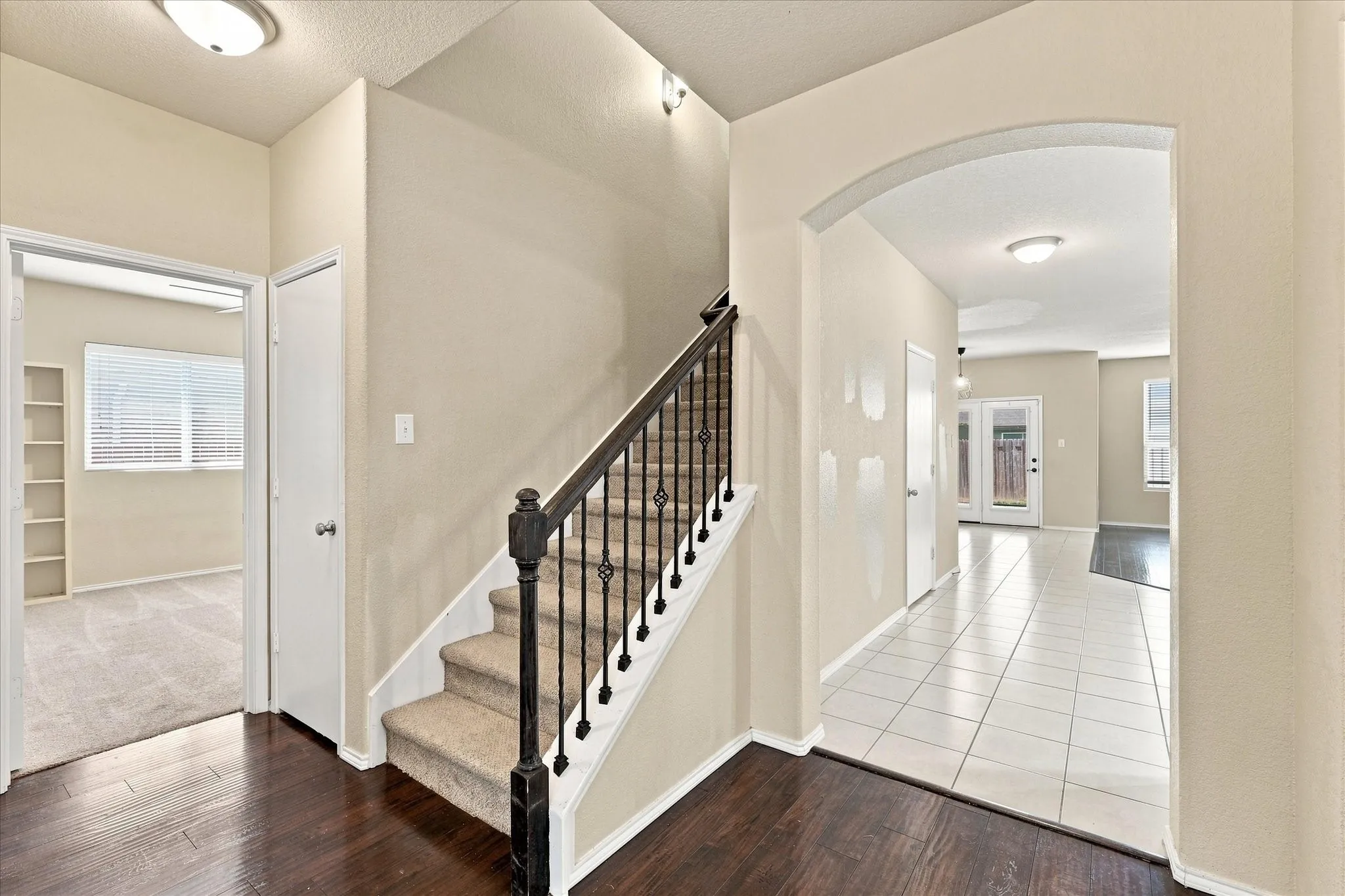 Single Family Residence For Sale in Kaufman County , 2113 Danibelle Drive, Heartland, Texas 75126, 3 Bedroom, 3 Bathroom, 2 Garage spaces, 2,536 Sqft, built in 2015, mls#21373853, Real Estate Agent in Heartland, Homes For Sale in Kaufman county, Homes For Sale in Heartland, Realtor in Heartland Texas, Real Estate Brokerage Independent Realty Texas, Luminita Cordes Realtor