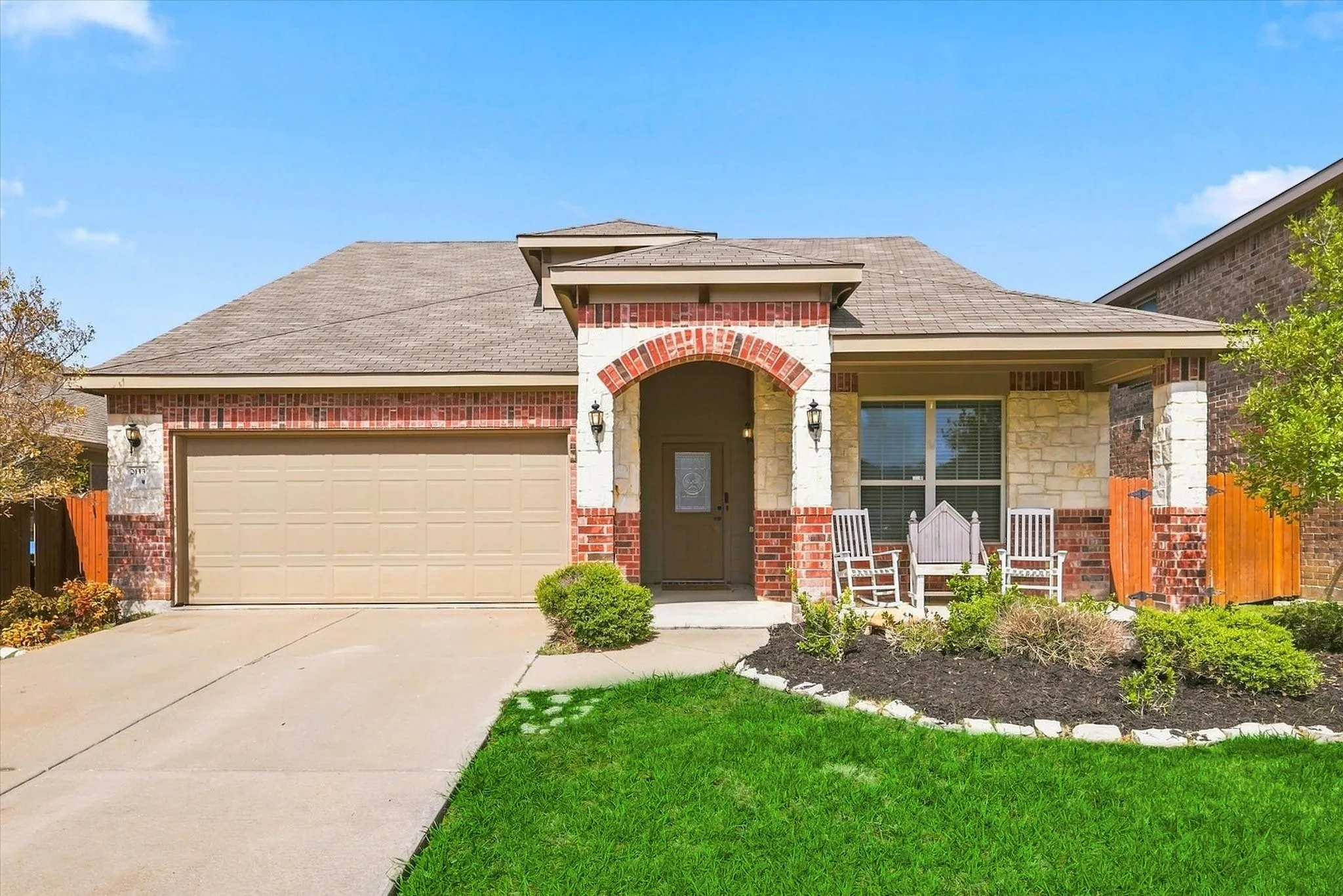 Single Family Residence For Sale in Kaufman County , 2113 Danibelle Drive, Heartland, Texas 75126, 3 Bedroom, 3 Bathroom, 2 Garage spaces, 2,536 Sqft, built in 2015, mls#21373853, Real Estate Agent in Heartland, Homes For Sale in Kaufman county, Homes For Sale in Heartland, Realtor in Heartland Texas, Real Estate Brokerage Independent Realty Texas, Luminita Cordes Realtor