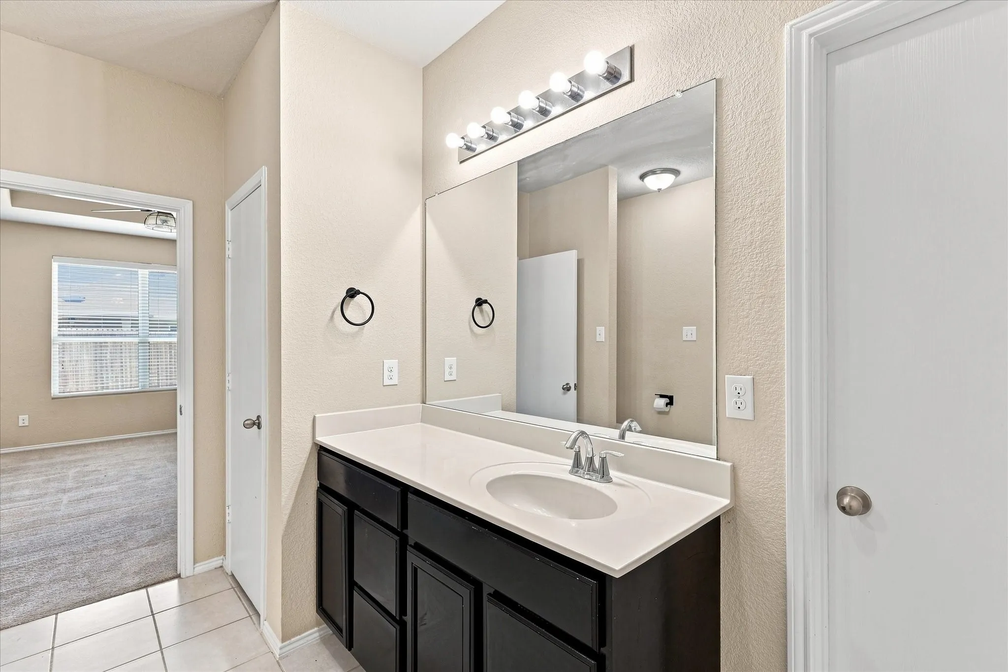 Single Family Residence For Sale in Kaufman County , 2113 Danibelle Drive, Heartland, Texas 75126, 3 Bedroom, 3 Bathroom, 2 Garage spaces, 2,536 Sqft, built in 2015, mls#21373853, Real Estate Agent in Heartland, Homes For Sale in Kaufman county, Homes For Sale in Heartland, Realtor in Heartland Texas, Real Estate Brokerage Independent Realty Texas, Luminita Cordes Realtor