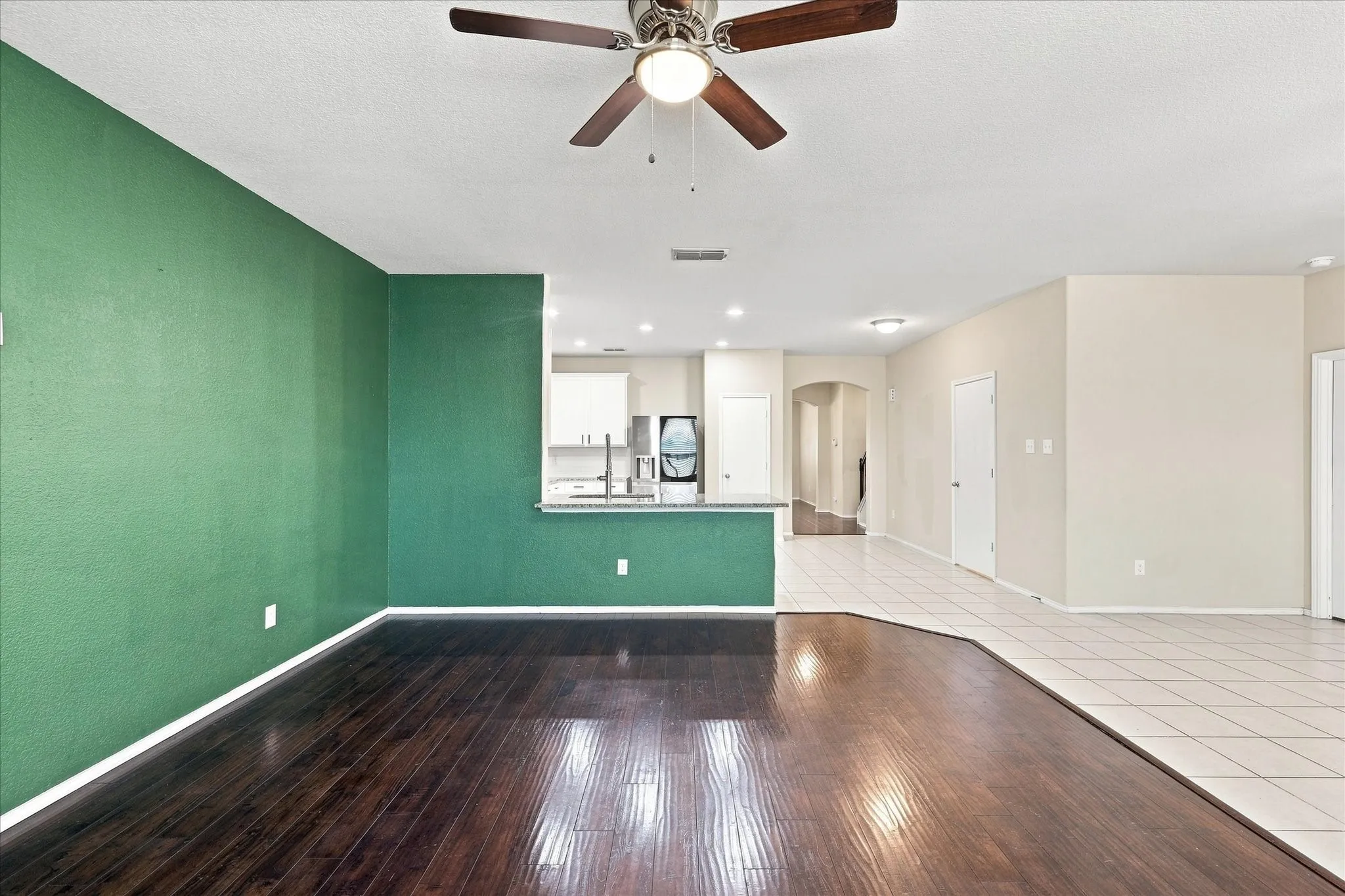 Single Family Residence For Sale in Kaufman County , 2113 Danibelle Drive, Heartland, Texas 75126, 3 Bedroom, 3 Bathroom, 2 Garage spaces, 2,536 Sqft, built in 2015, mls#21373853, Real Estate Agent in Heartland, Homes For Sale in Kaufman county, Homes For Sale in Heartland, Realtor in Heartland Texas, Real Estate Brokerage Independent Realty Texas, Luminita Cordes Realtor