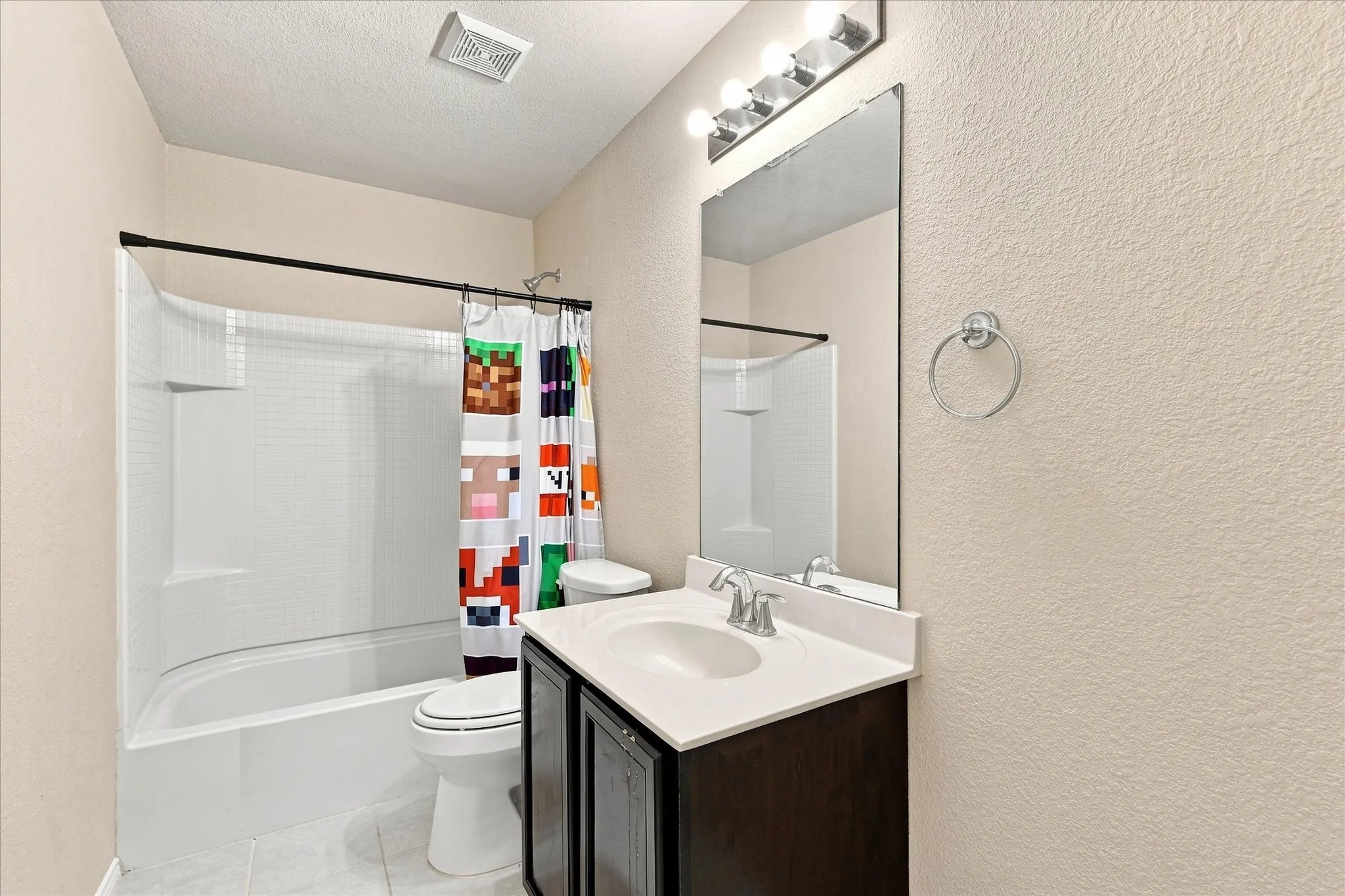 Upstairs full bath