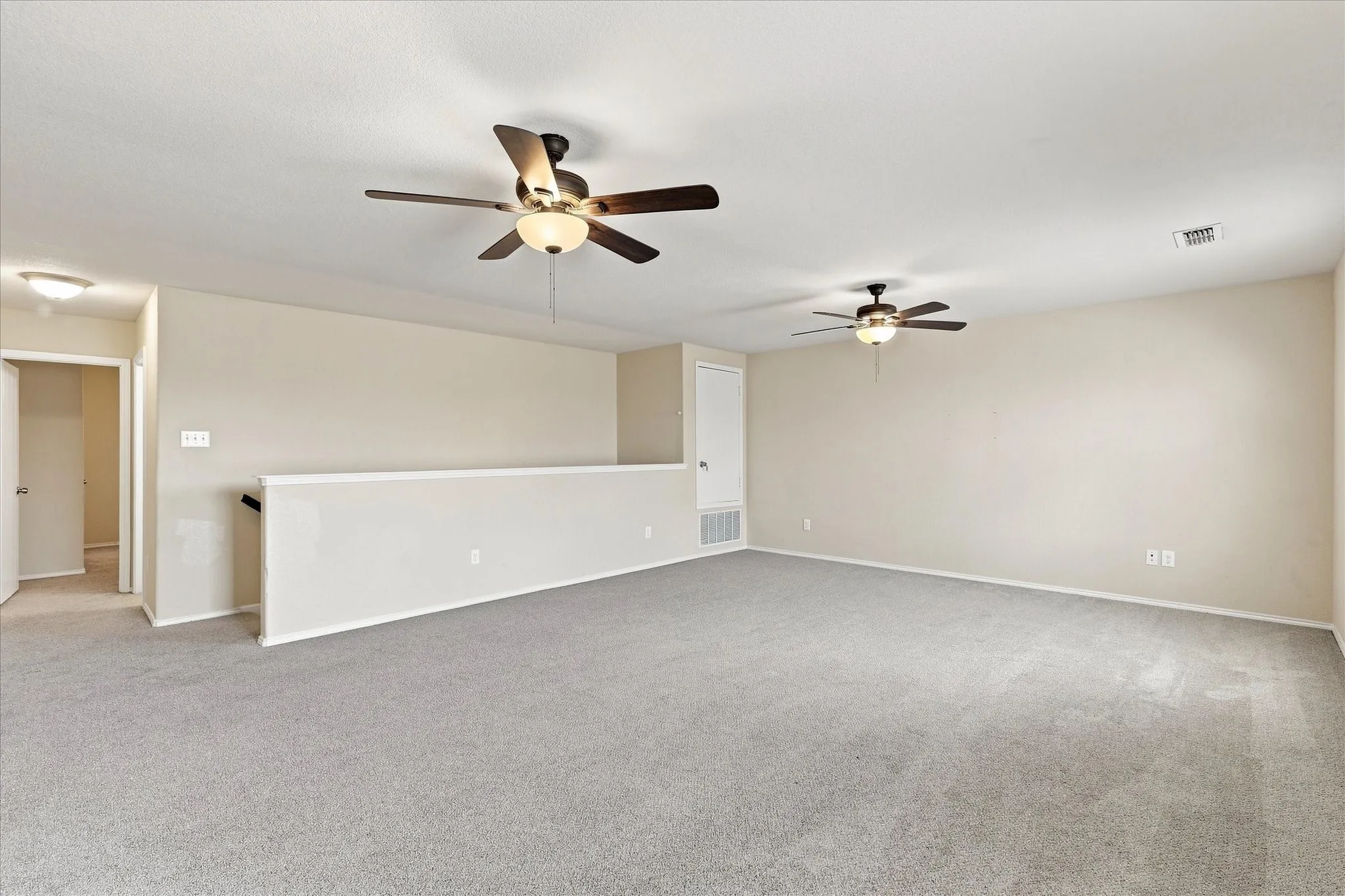 Single Family Residence For Sale in Kaufman County , 2113 Danibelle Drive, Heartland, Texas 75126, 3 Bedroom, 3 Bathroom, 2 Garage spaces, 2,536 Sqft, built in 2015, mls#21373853, Real Estate Agent in Heartland, Homes For Sale in Kaufman county, Homes For Sale in Heartland, Realtor in Heartland Texas, Real Estate Brokerage Independent Realty Texas, Luminita Cordes Realtor