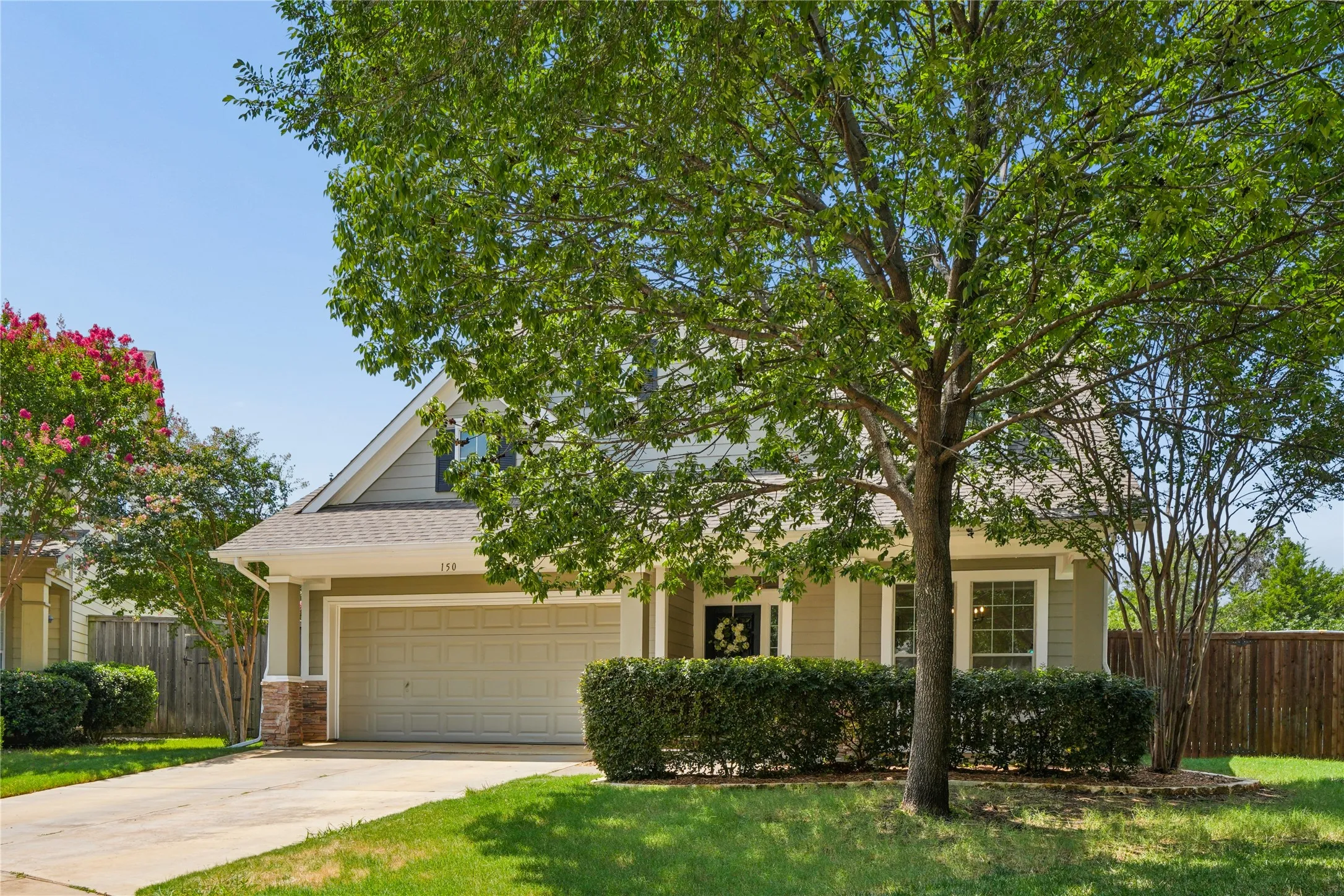 Single Family Residence For Sale in Tarrant County , 150 Fall Creek, Grapevine, Texas 76051, 3 Bedroom, 3 Bathroom, 2 Garage spaces, 3,165 Sqft, built in 2004, mls#21381571, Real Estate Agent in Grapevine, Homes For Sale in Tarrant county, Homes For Sale in Grapevine, Realtor in Grapevine Texas, Real Estate Brokerage Independent Realty Texas, Luminita Cordes Realtor