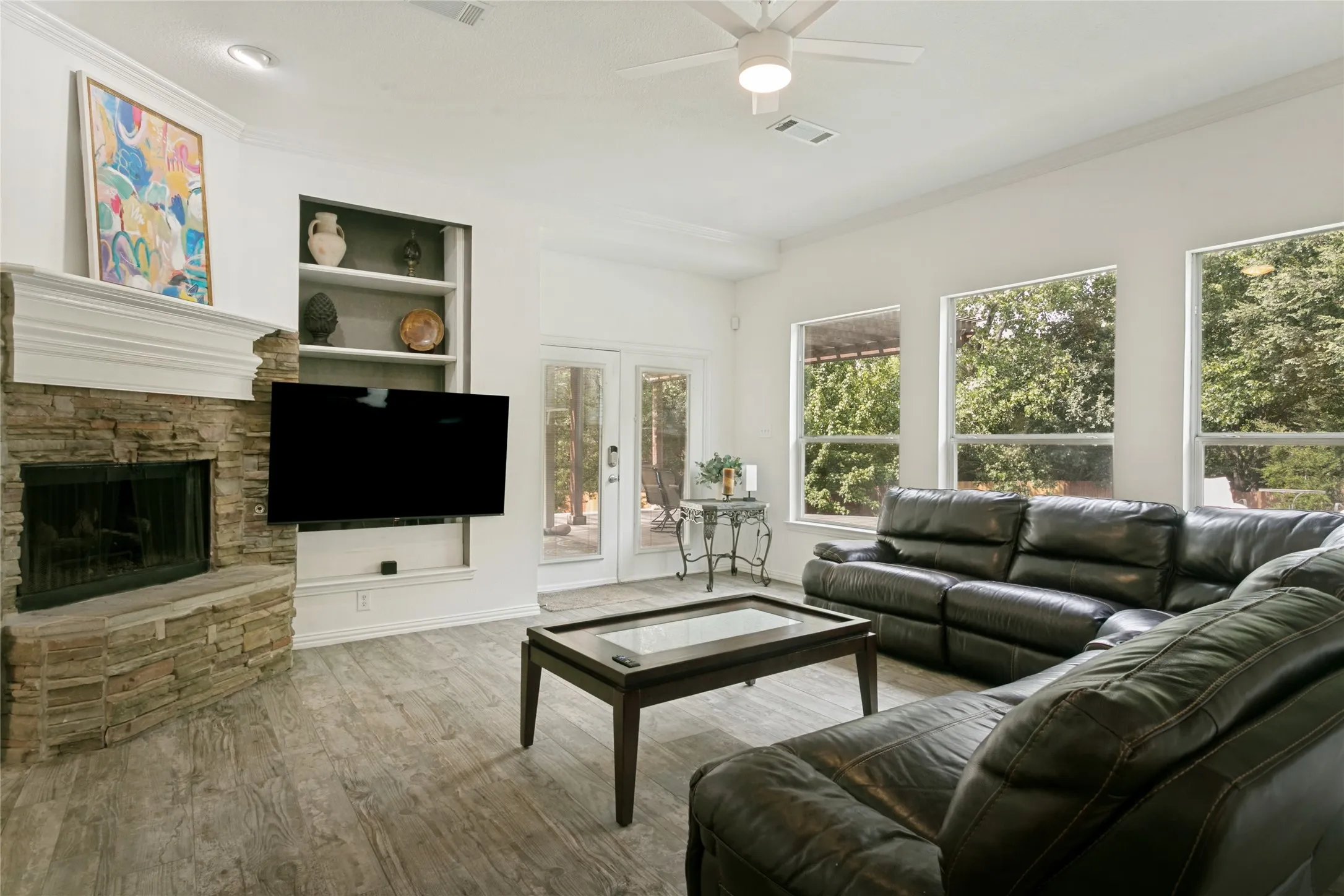Single Family Residence For Sale in Tarrant County , 150 Fall Creek, Grapevine, Texas 76051, 3 Bedroom, 3 Bathroom, 2 Garage spaces, 3,165 Sqft, built in 2004, mls#21381571, Real Estate Agent in Grapevine, Homes For Sale in Tarrant county, Homes For Sale in Grapevine, Realtor in Grapevine Texas, Real Estate Brokerage Independent Realty Texas, Luminita Cordes Realtor