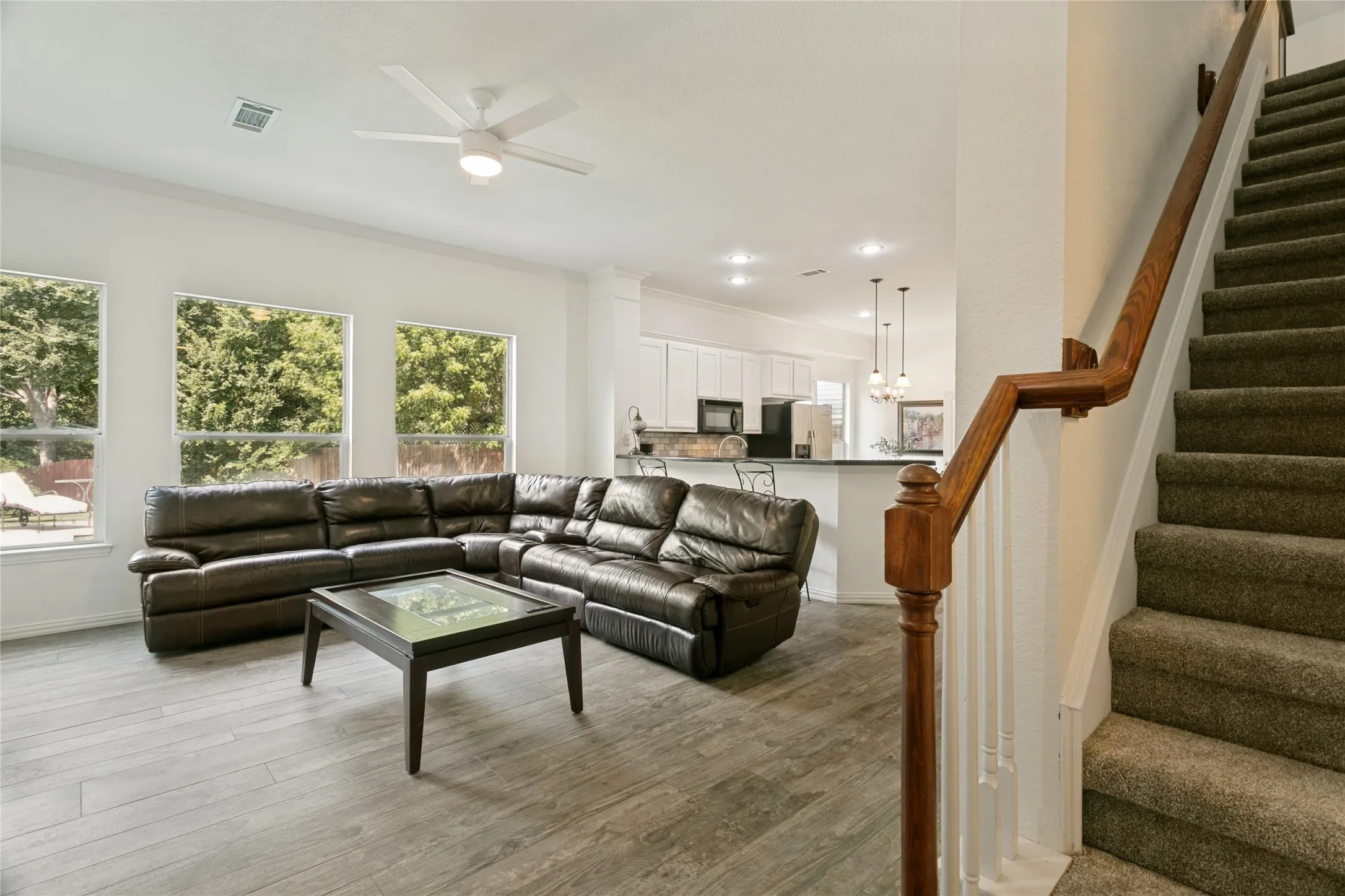 Single Family Residence For Sale in Tarrant County , 150 Fall Creek, Grapevine, Texas 76051, 3 Bedroom, 3 Bathroom, 2 Garage spaces, 3,165 Sqft, built in 2004, mls#21381571, Real Estate Agent in Grapevine, Homes For Sale in Tarrant county, Homes For Sale in Grapevine, Realtor in Grapevine Texas, Real Estate Brokerage Independent Realty Texas, Luminita Cordes Realtor