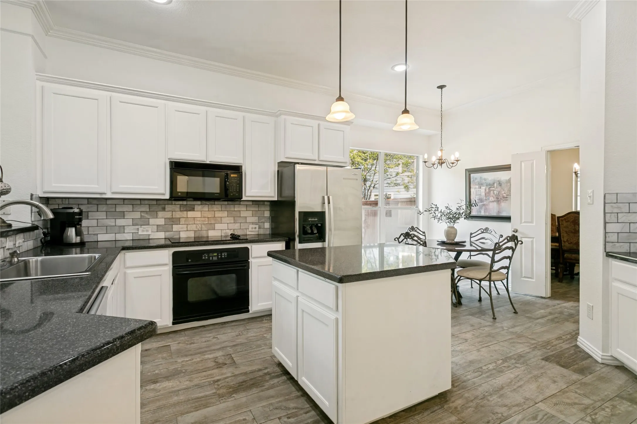 Single Family Residence For Sale in Tarrant County , 150 Fall Creek, Grapevine, Texas 76051, 3 Bedroom, 3 Bathroom, 2 Garage spaces, 3,165 Sqft, built in 2004, mls#21381571, Real Estate Agent in Grapevine, Homes For Sale in Tarrant county, Homes For Sale in Grapevine, Realtor in Grapevine Texas, Real Estate Brokerage Independent Realty Texas, Luminita Cordes Realtor