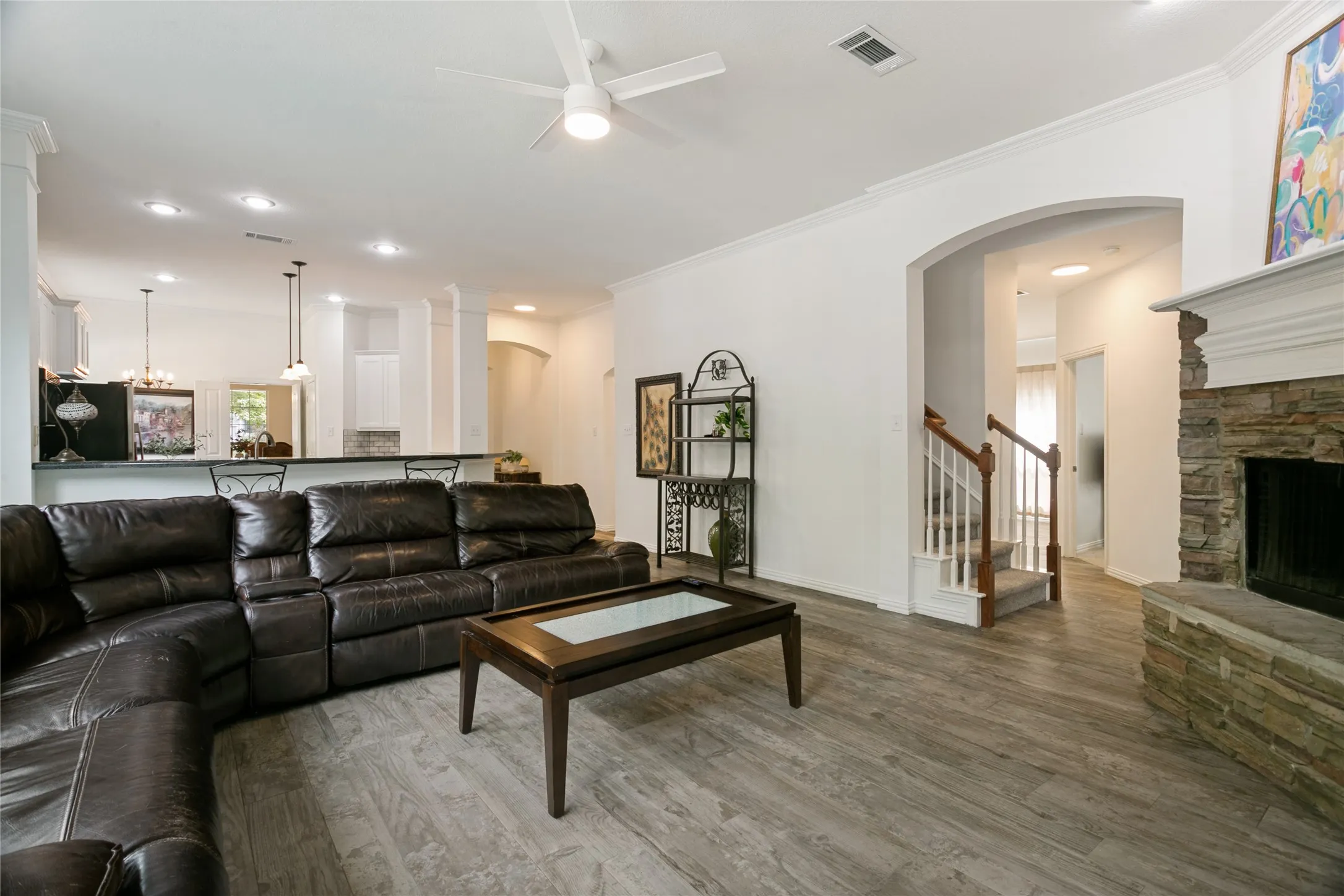 Single Family Residence For Sale in Tarrant County , 150 Fall Creek, Grapevine, Texas 76051, 3 Bedroom, 3 Bathroom, 2 Garage spaces, 3,165 Sqft, built in 2004, mls#21381571, Real Estate Agent in Grapevine, Homes For Sale in Tarrant county, Homes For Sale in Grapevine, Realtor in Grapevine Texas, Real Estate Brokerage Independent Realty Texas, Luminita Cordes Realtor