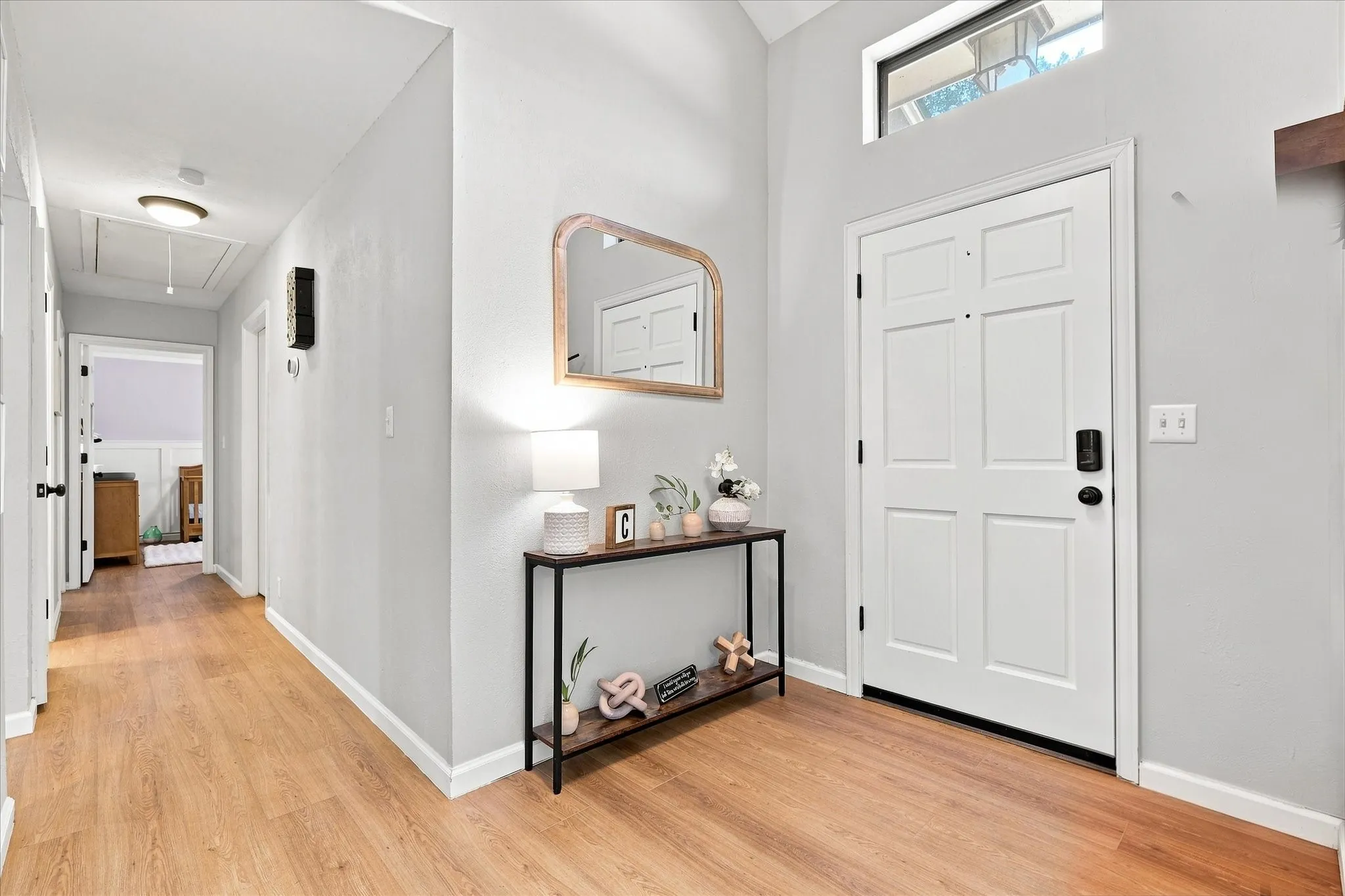 Entry looking toward the bedrooms.