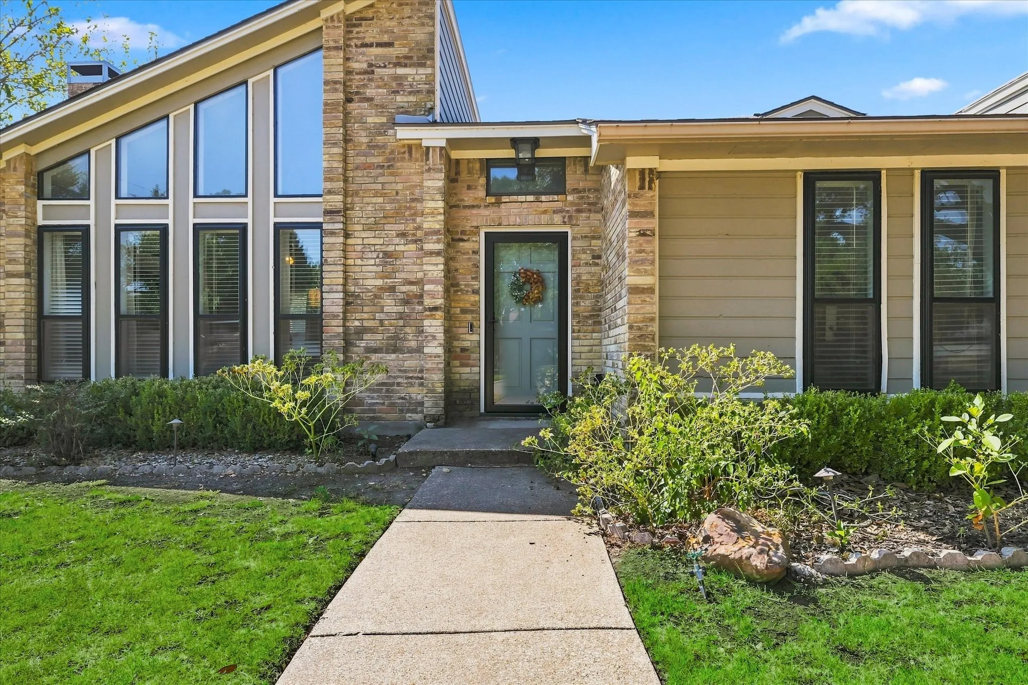 You will LOVE the windows!