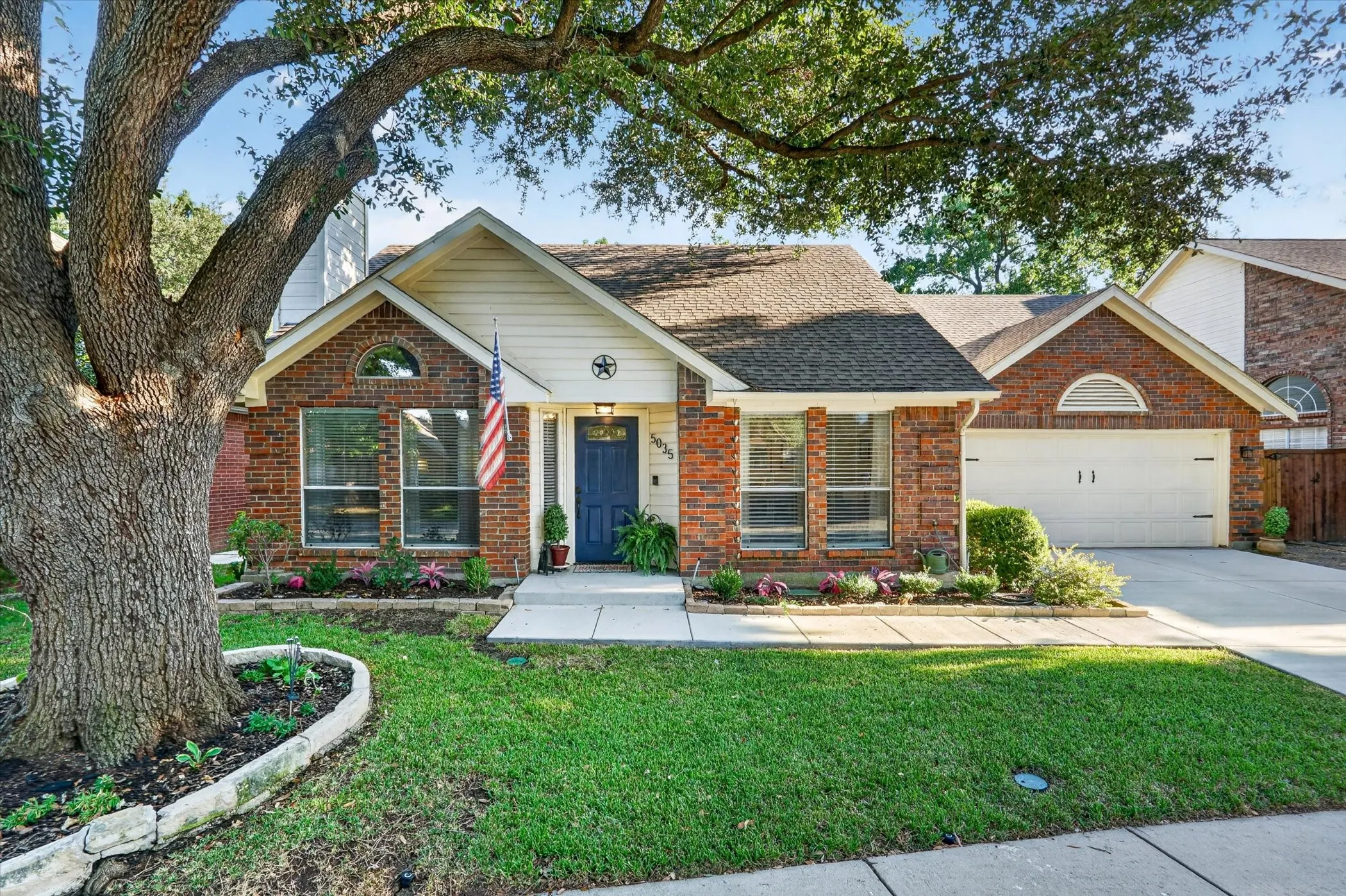 Single Family Residence For Sale in Collin County , 5035 Bryn Mawr Drive, Mc Kinney, Texas 75072, 3 Bedroom, 2 Bathroom, 2 Garage spaces, 1,361 Sqft, built in 1988, mls#21376635, Real Estate Agent in Mc Kinney, Homes For Sale in Collin county, Homes For Sale in Mc Kinney, Realtor in Mc Kinney Texas, Real Estate Brokerage Independent Realty Texas, Luminita Cordes Realtor
