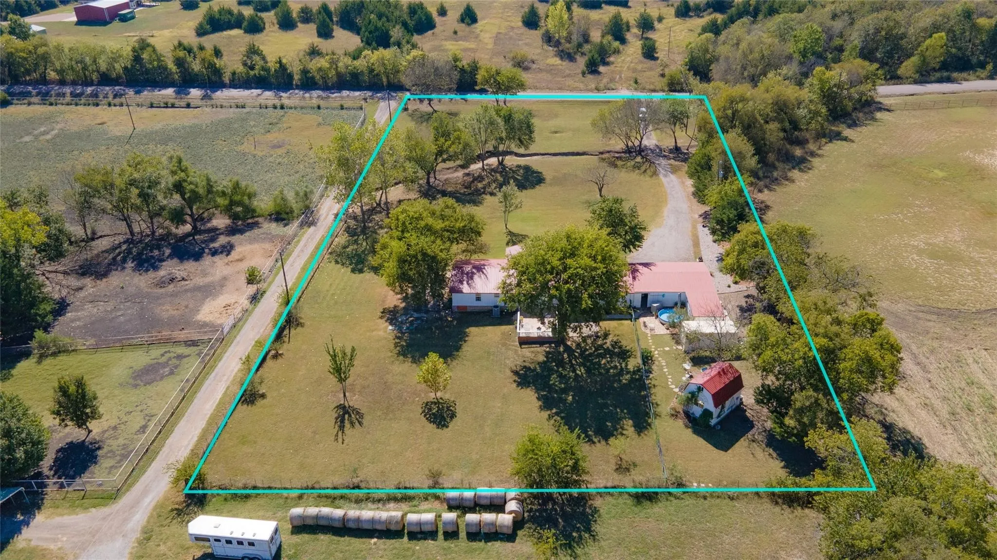 Single Family Residence For Sale in Collin County , 8235 County Road 506, Anna, Texas 75409, 3 Bedroom, 2 Bathroom, Garage spaces, 1,958 Sqft, built in 1976, mls#21380727, Real Estate Agent in Anna, Homes For Sale in Collin county, Homes For Sale in Anna, Realtor in Anna Texas, Real Estate Brokerage Independent Realty Texas, Luminita Cordes Realtor