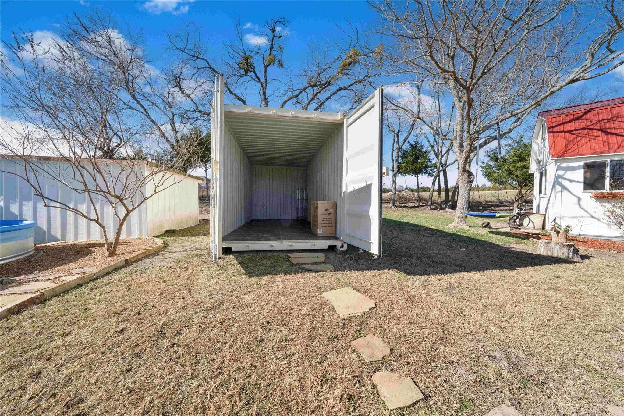 Single Family Residence For Sale in Collin County , 8235 County Road 506, Anna, Texas 75409, 3 Bedroom, 2 Bathroom, Garage spaces, 1,958 Sqft, built in 1976, mls#21380727, Real Estate Agent in Anna, Homes For Sale in Collin county, Homes For Sale in Anna, Realtor in Anna Texas, Real Estate Brokerage Independent Realty Texas, Luminita Cordes Realtor