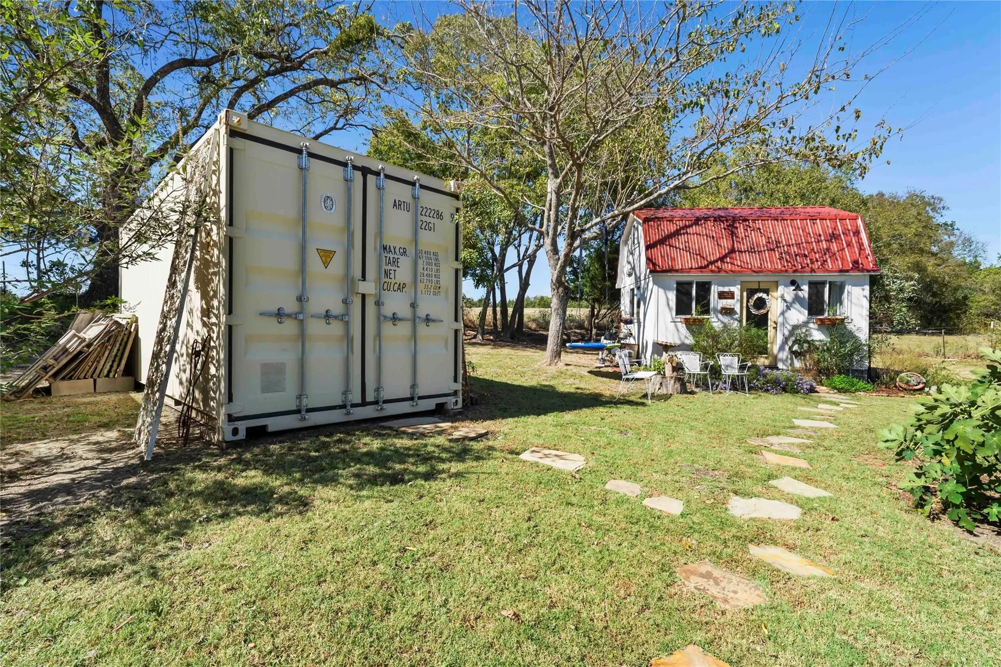 Single Family Residence For Sale in Collin County , 8235 County Road 506, Anna, Texas 75409, 3 Bedroom, 2 Bathroom, Garage spaces, 1,958 Sqft, built in 1976, mls#21380727, Real Estate Agent in Anna, Homes For Sale in Collin county, Homes For Sale in Anna, Realtor in Anna Texas, Real Estate Brokerage Independent Realty Texas, Luminita Cordes Realtor