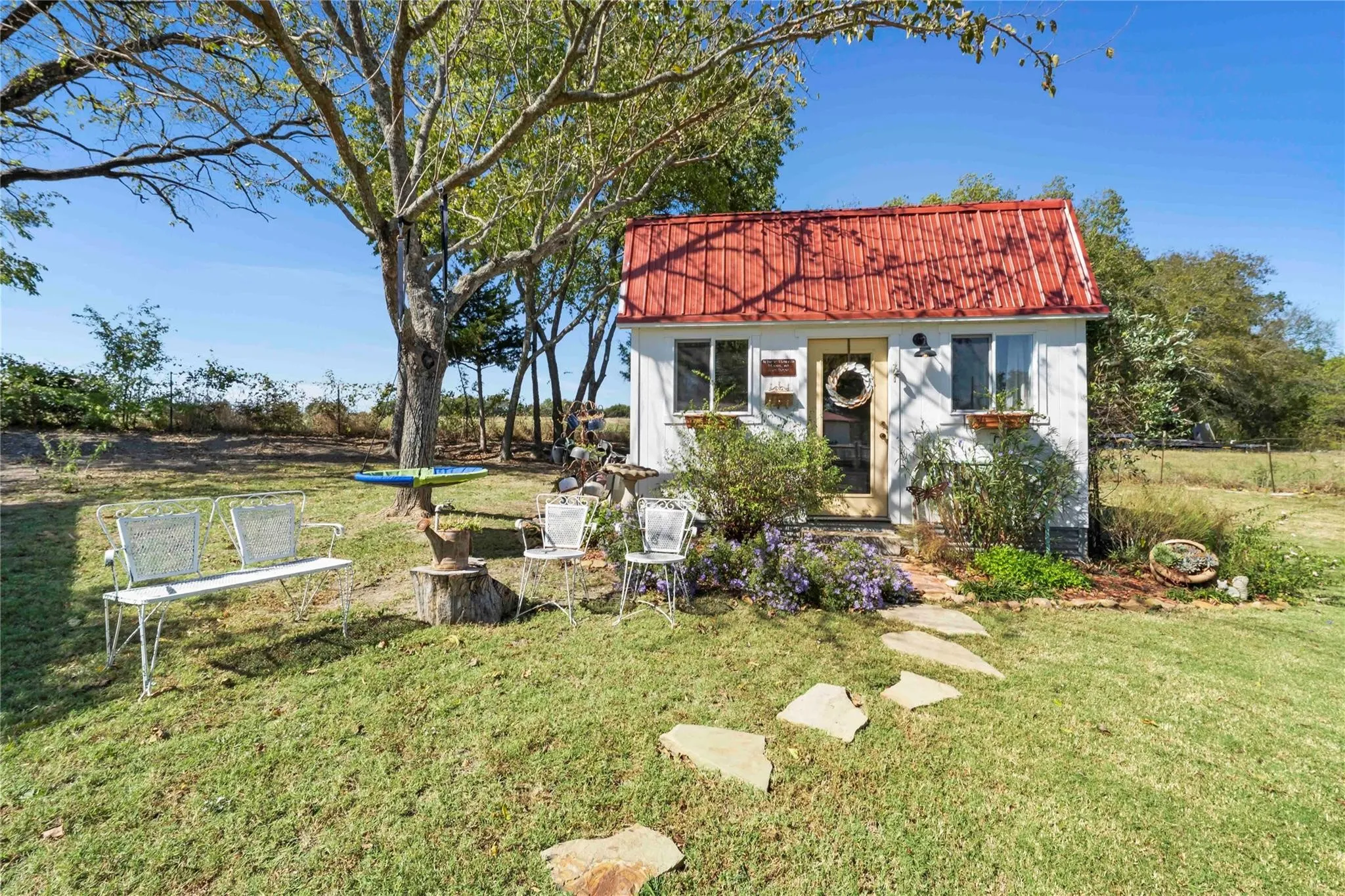 Single Family Residence For Sale in Collin County , 8235 County Road 506, Anna, Texas 75409, 3 Bedroom, 2 Bathroom, Garage spaces, 1,958 Sqft, built in 1976, mls#21380727, Real Estate Agent in Anna, Homes For Sale in Collin county, Homes For Sale in Anna, Realtor in Anna Texas, Real Estate Brokerage Independent Realty Texas, Luminita Cordes Realtor