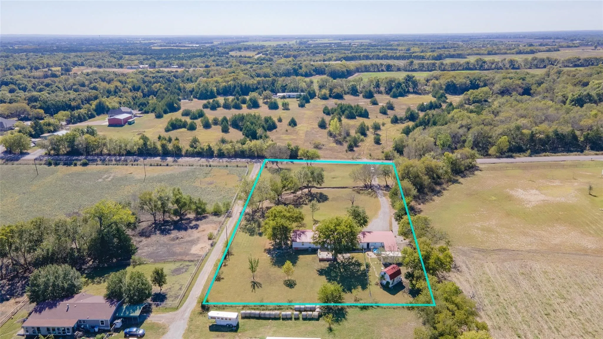 Single Family Residence For Sale in Collin County , 8235 County Road 506, Anna, Texas 75409, 3 Bedroom, 2 Bathroom, Garage spaces, 1,958 Sqft, built in 1976, mls#21380727, Real Estate Agent in Anna, Homes For Sale in Collin county, Homes For Sale in Anna, Realtor in Anna Texas, Real Estate Brokerage Independent Realty Texas, Luminita Cordes Realtor