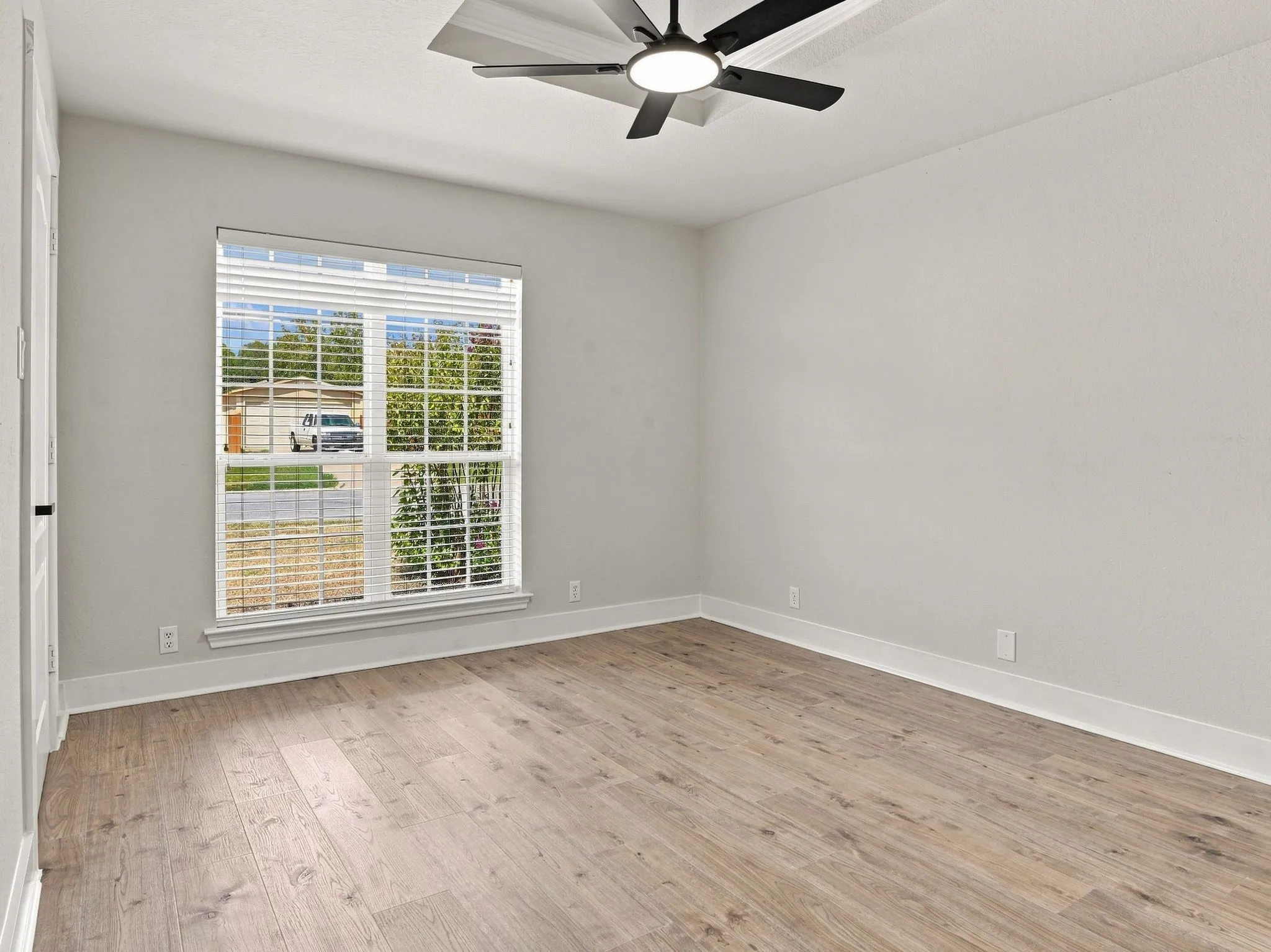 Single Family Residence For Sale in Grayson County , 213 Bryant Street, Pottsboro, Texas 75076, 3 Bedroom, 2 Bathroom, 2 Garage spaces, 1,470 Sqft, built in 2005, mls#21381573, Real Estate Agent in Pottsboro, Homes For Sale in Grayson county, Homes For Sale in Pottsboro, Realtor in Pottsboro Texas, Real Estate Brokerage Independent Realty Texas, Luminita Cordes Realtor