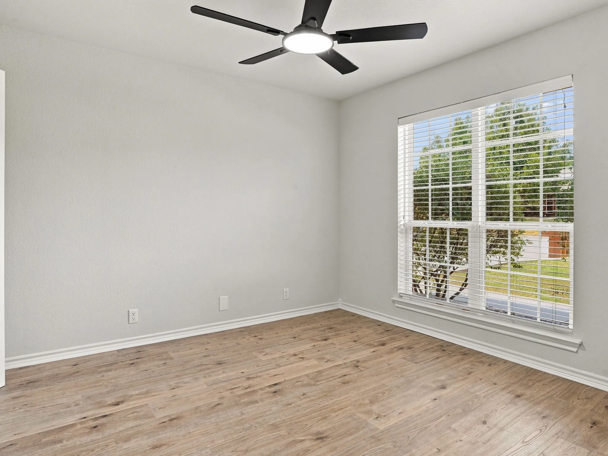 Single Family Residence For Sale in Grayson County , 213 Bryant Street, Pottsboro, Texas 75076, 3 Bedroom, 2 Bathroom, 2 Garage spaces, 1,470 Sqft, built in 2005, mls#21381573, Real Estate Agent in Pottsboro, Homes For Sale in Grayson county, Homes For Sale in Pottsboro, Realtor in Pottsboro Texas, Real Estate Brokerage Independent Realty Texas, Luminita Cordes Realtor
