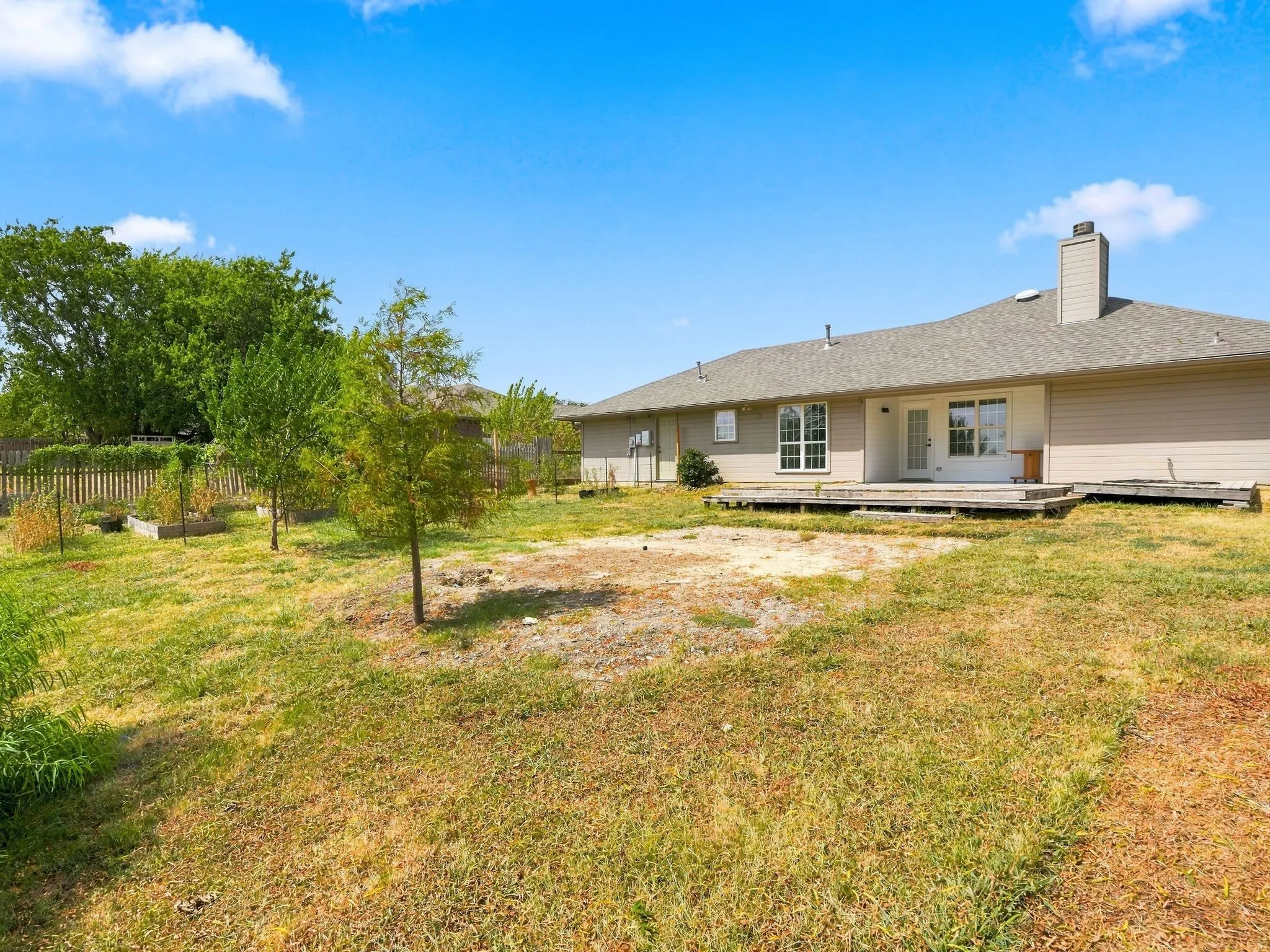 Single Family Residence For Sale in Grayson County , 213 Bryant Street, Pottsboro, Texas 75076, 3 Bedroom, 2 Bathroom, 2 Garage spaces, 1,470 Sqft, built in 2005, mls#21381573, Real Estate Agent in Pottsboro, Homes For Sale in Grayson county, Homes For Sale in Pottsboro, Realtor in Pottsboro Texas, Real Estate Brokerage Independent Realty Texas, Luminita Cordes Realtor