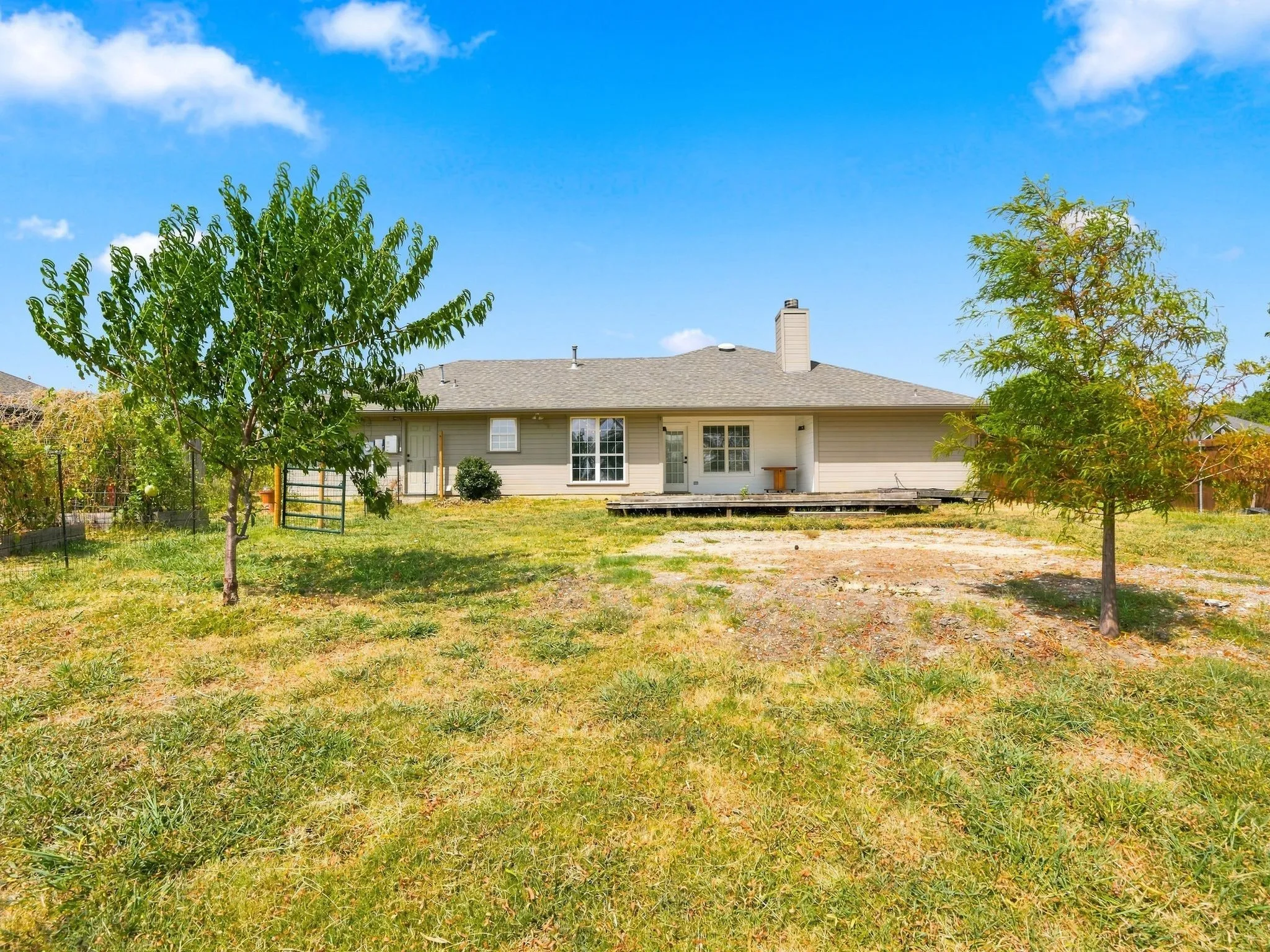 Single Family Residence For Sale in Grayson County , 213 Bryant Street, Pottsboro, Texas 75076, 3 Bedroom, 2 Bathroom, 2 Garage spaces, 1,470 Sqft, built in 2005, mls#21381573, Real Estate Agent in Pottsboro, Homes For Sale in Grayson county, Homes For Sale in Pottsboro, Realtor in Pottsboro Texas, Real Estate Brokerage Independent Realty Texas, Luminita Cordes Realtor