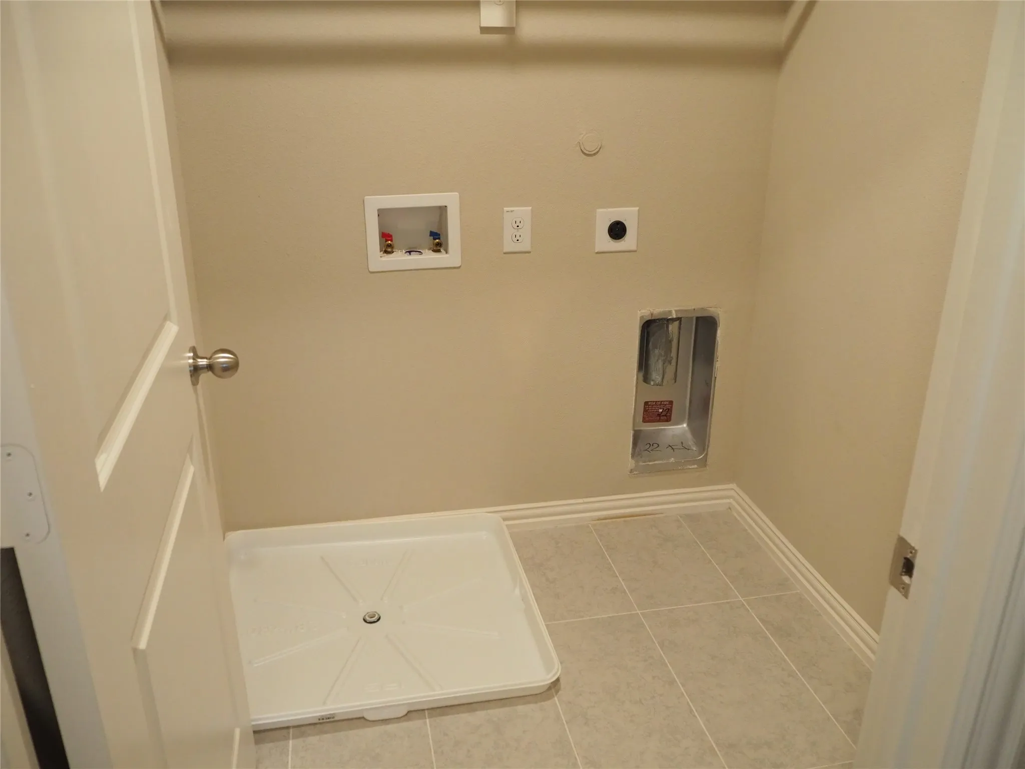 Townhouse For Rent in Denton County , 3117 Solana Circle, Denton, Texas 76207, 3 Bedroom, 3 Bathroom, 2 Garage spaces, 2,096 Sqft, built in 2024, mls#21381574, Real Estate Agent in Denton, Homes For Rent in Denton county, Homes For Rent in Denton, Realtor in Denton Texas, Real Estate Brokerage Independent Realty Texas, Luminita Cordes Realtor