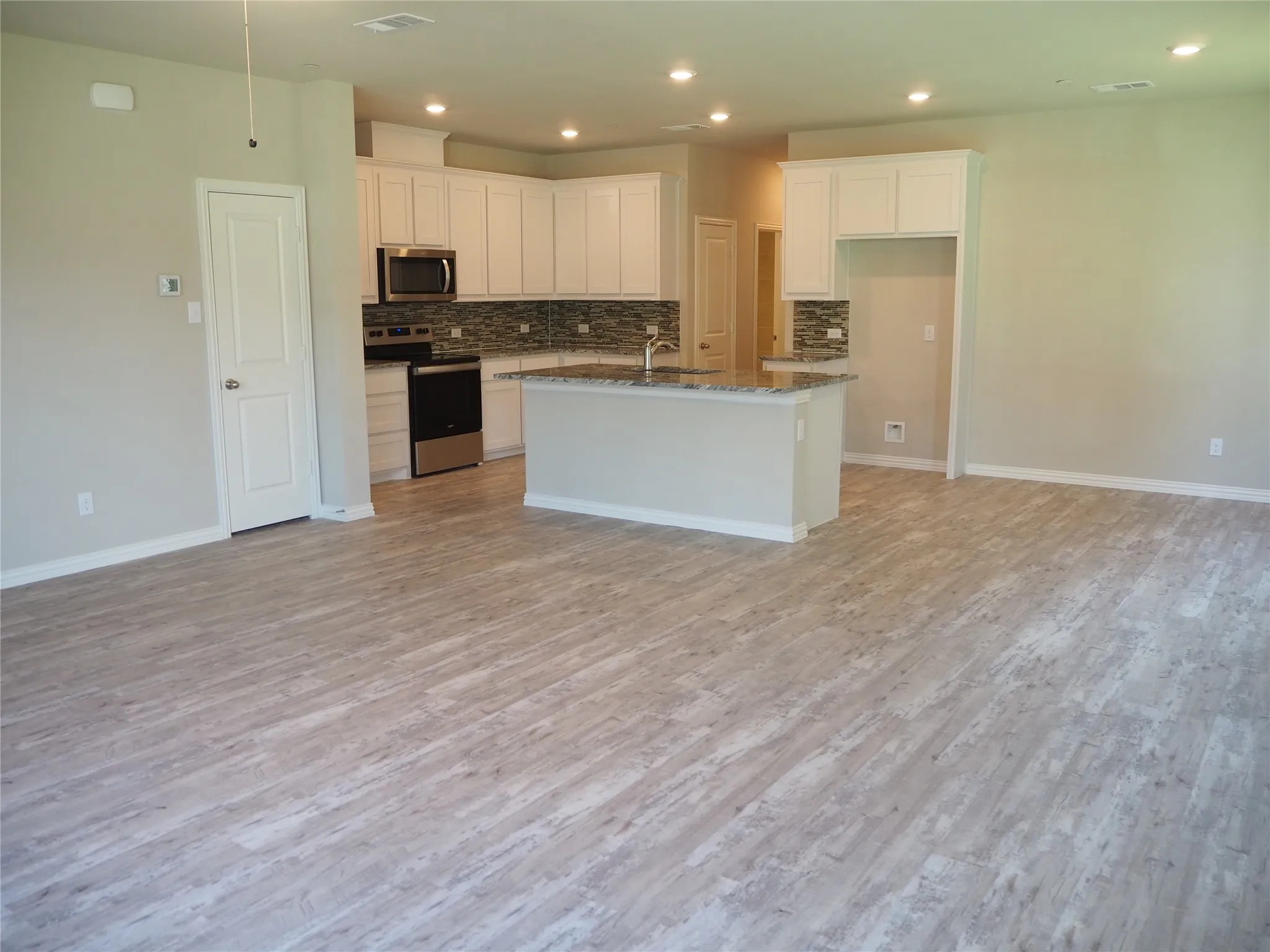 Townhouse For Rent in Denton County , 3117 Solana Circle, Denton, Texas 76207, 3 Bedroom, 3 Bathroom, 2 Garage spaces, 2,096 Sqft, built in 2024, mls#21381574, Real Estate Agent in Denton, Homes For Rent in Denton county, Homes For Rent in Denton, Realtor in Denton Texas, Real Estate Brokerage Independent Realty Texas, Luminita Cordes Realtor