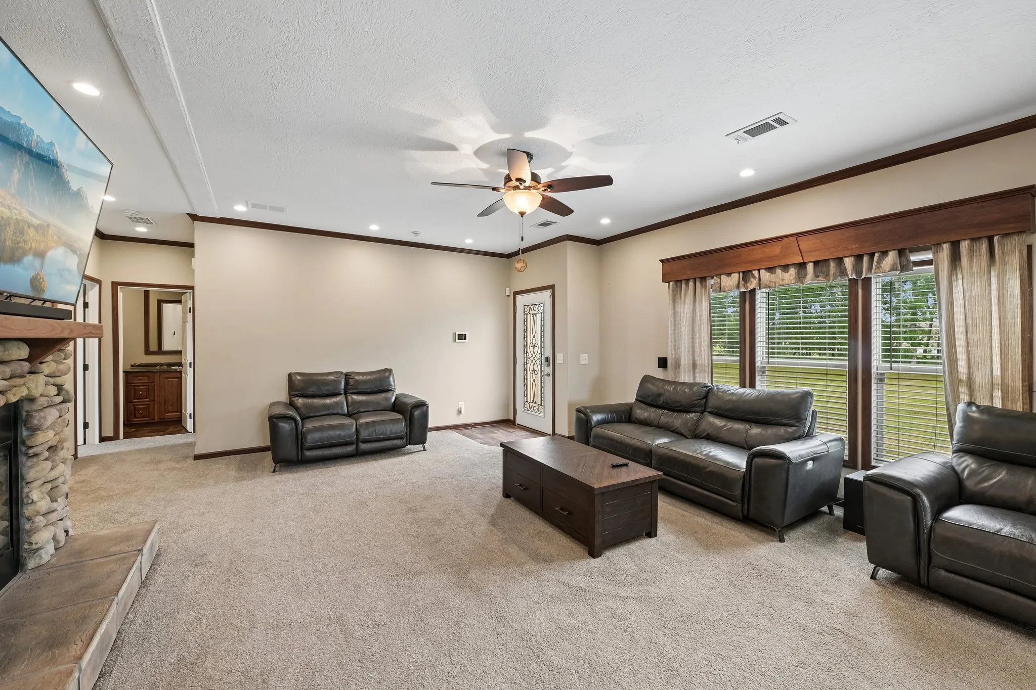 Mobile Home For Sale in Van Zandt County , 590 Vz County Road 2704, Mabank, Texas 75147, 3 Bedroom, 2 Bathroom, Garage spaces, 1,736 Sqft, built in 2017, mls#21381575, Real Estate Agent in Mabank, Homes For Sale in Van Zandt county, Homes For Sale in Mabank, Realtor in Mabank Texas, Real Estate Brokerage Independent Realty Texas, Luminita Cordes Realtor