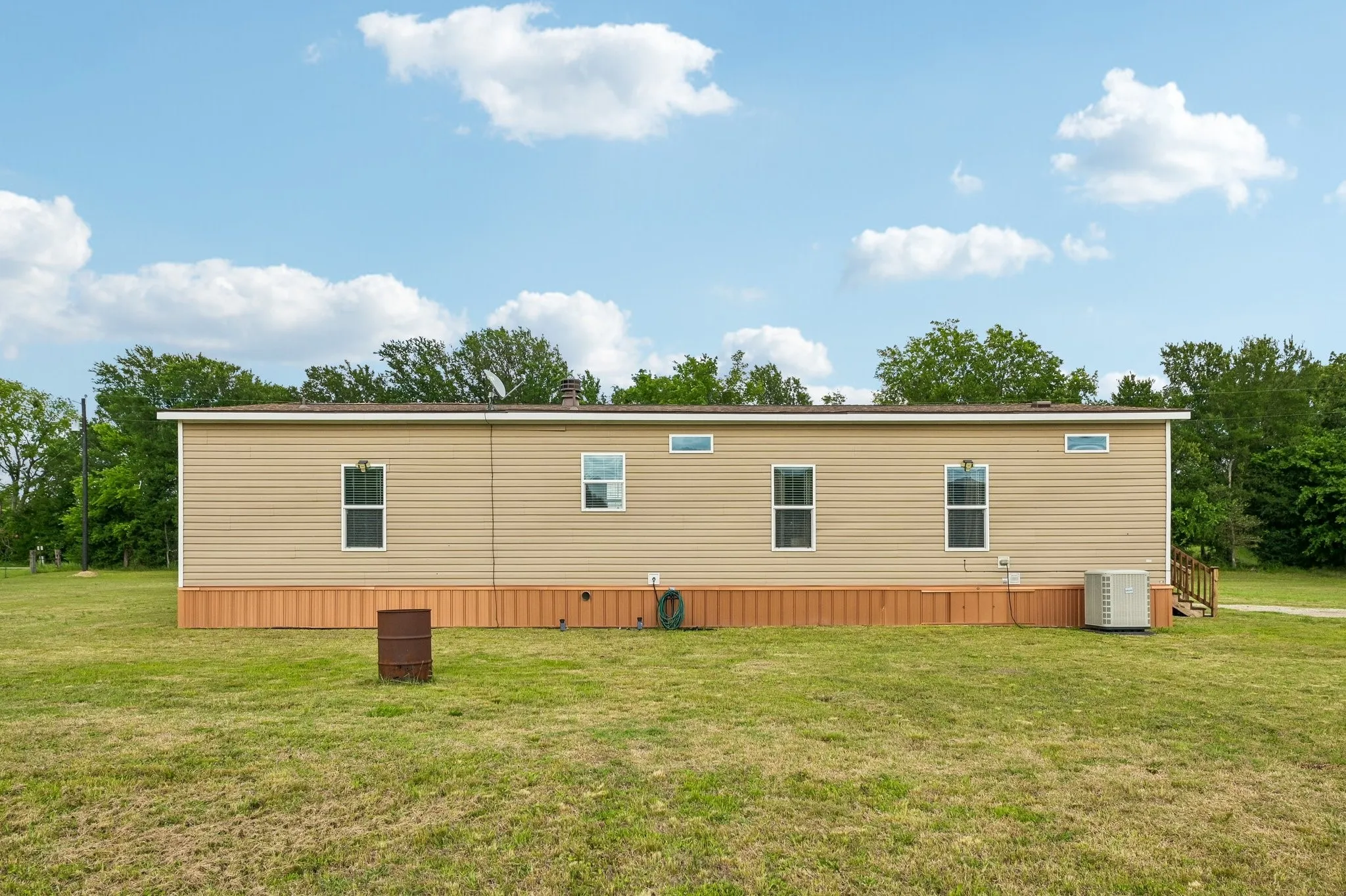 Mobile Home For Sale in Van Zandt County , 590 Vz County Road 2704, Mabank, Texas 75147, 3 Bedroom, 2 Bathroom, Garage spaces, 1,736 Sqft, built in 2017, mls#21381575, Real Estate Agent in Mabank, Homes For Sale in Van Zandt county, Homes For Sale in Mabank, Realtor in Mabank Texas, Real Estate Brokerage Independent Realty Texas, Luminita Cordes Realtor