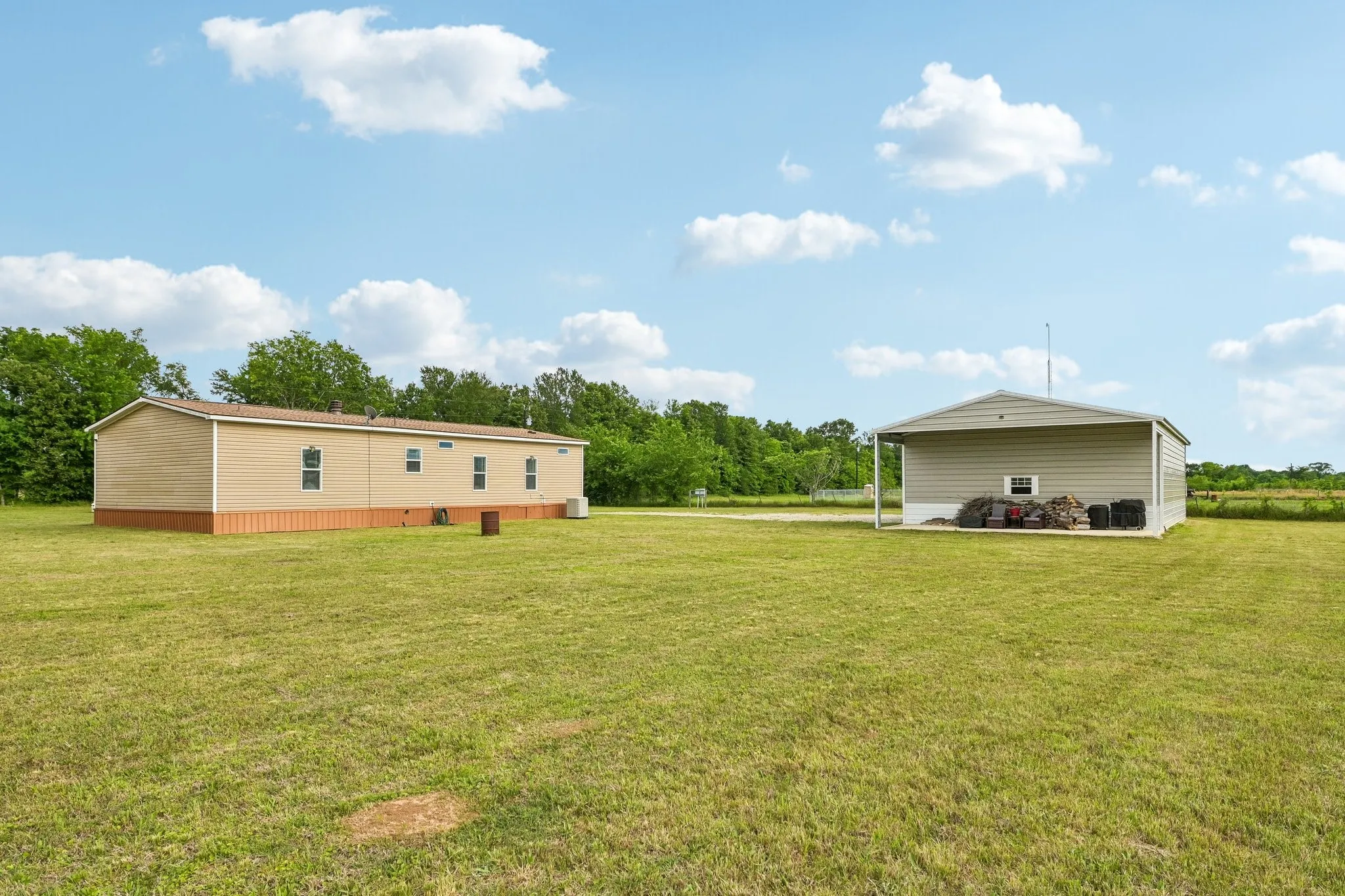 Mobile Home For Sale in Van Zandt County , 590 Vz County Road 2704, Mabank, Texas 75147, 3 Bedroom, 2 Bathroom, Garage spaces, 1,736 Sqft, built in 2017, mls#21381575, Real Estate Agent in Mabank, Homes For Sale in Van Zandt county, Homes For Sale in Mabank, Realtor in Mabank Texas, Real Estate Brokerage Independent Realty Texas, Luminita Cordes Realtor
