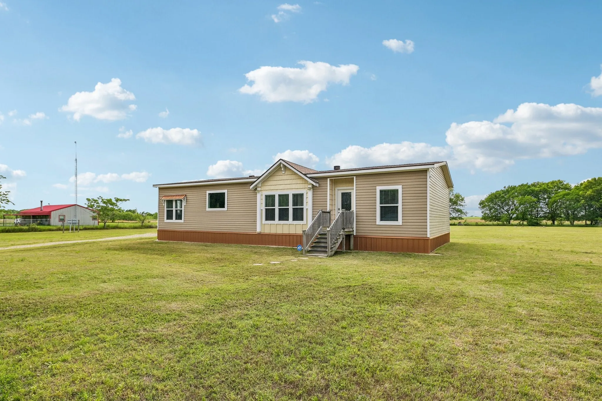 Mobile Home For Sale in Van Zandt County , 590 Vz County Road 2704, Mabank, Texas 75147, 3 Bedroom, 2 Bathroom, Garage spaces, 1,736 Sqft, built in 2017, mls#21381575, Real Estate Agent in Mabank, Homes For Sale in Van Zandt county, Homes For Sale in Mabank, Realtor in Mabank Texas, Real Estate Brokerage Independent Realty Texas, Luminita Cordes Realtor