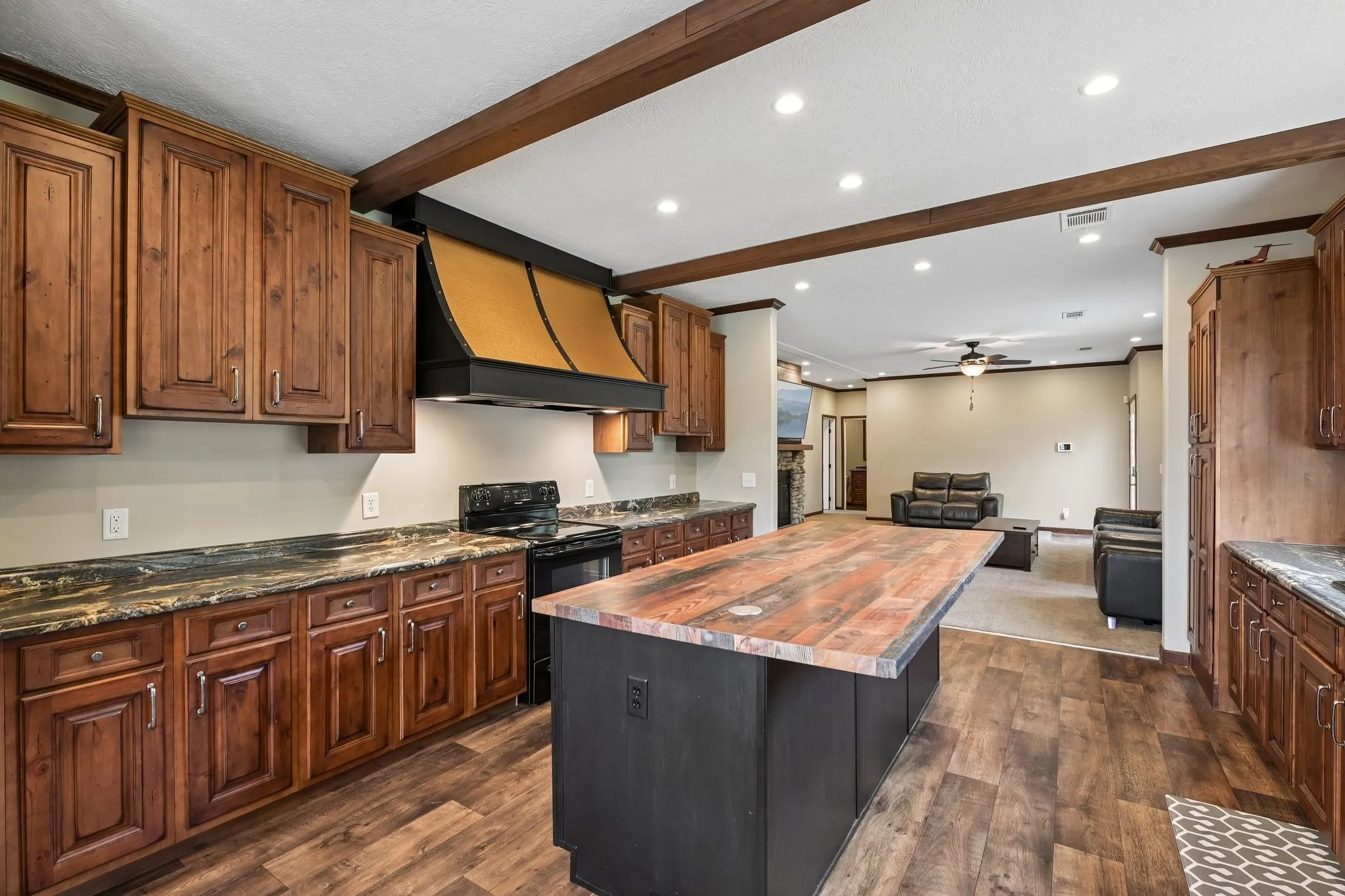 Mobile Home For Sale in Van Zandt County , 590 Vz County Road 2704, Mabank, Texas 75147, 3 Bedroom, 2 Bathroom, Garage spaces, 1,736 Sqft, built in 2017, mls#21381575, Real Estate Agent in Mabank, Homes For Sale in Van Zandt county, Homes For Sale in Mabank, Realtor in Mabank Texas, Real Estate Brokerage Independent Realty Texas, Luminita Cordes Realtor
