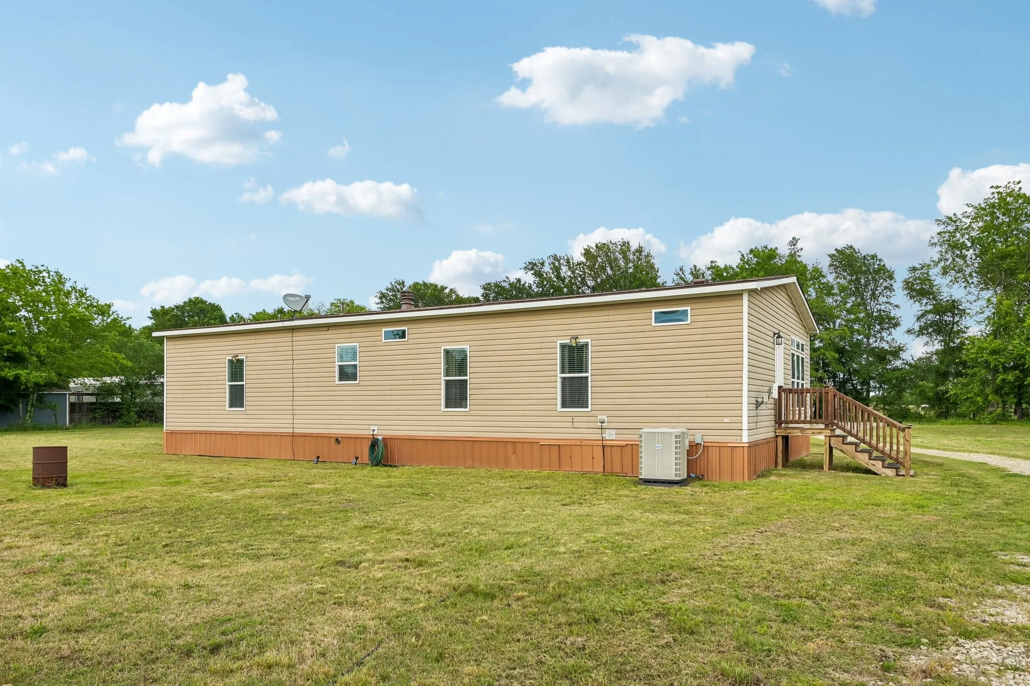 Mobile Home For Sale in Van Zandt County , 590 Vz County Road 2704, Mabank, Texas 75147, 3 Bedroom, 2 Bathroom, Garage spaces, 1,736 Sqft, built in 2017, mls#21381575, Real Estate Agent in Mabank, Homes For Sale in Van Zandt county, Homes For Sale in Mabank, Realtor in Mabank Texas, Real Estate Brokerage Independent Realty Texas, Luminita Cordes Realtor